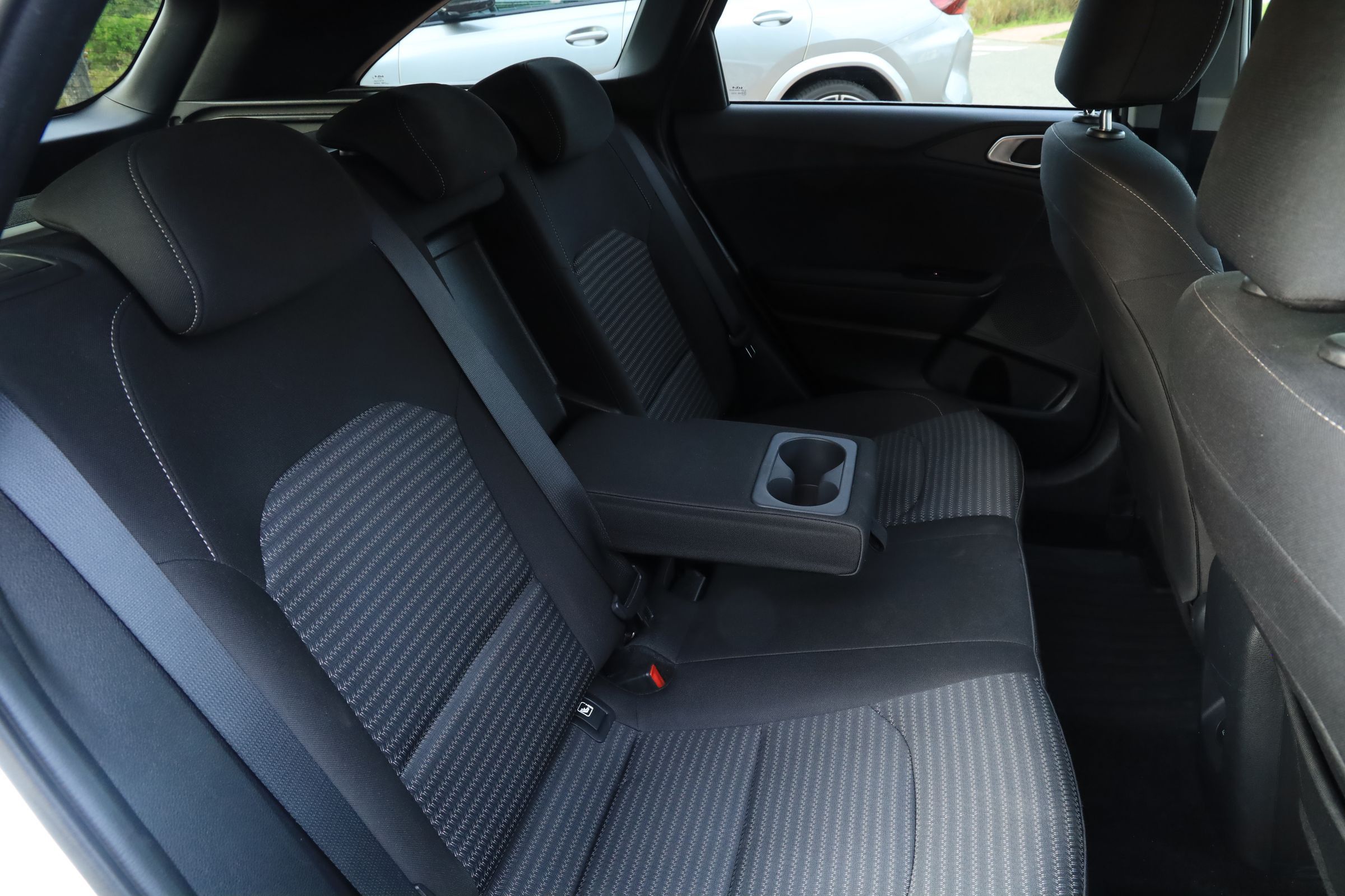 Kia Cee´d, Exclusive 118kW TAŽNÉ KAMERA - fotka 6