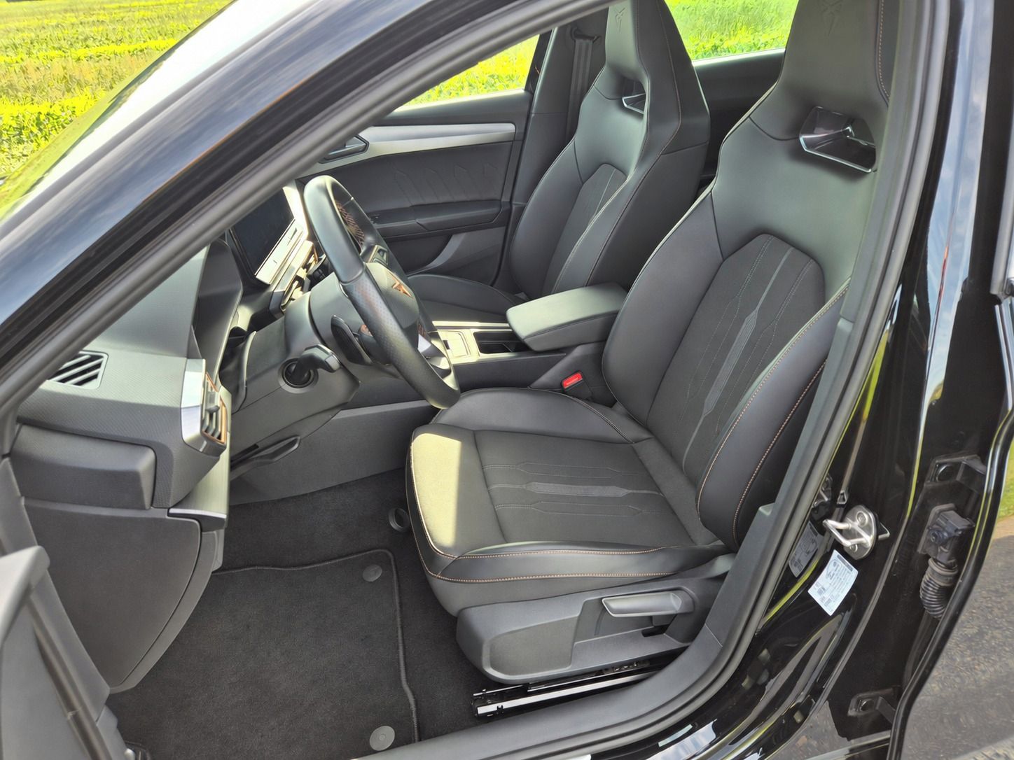 Cupra Leon, 2.0TSI 228kW 4x4 DSG DPH Tažné - fotka 6