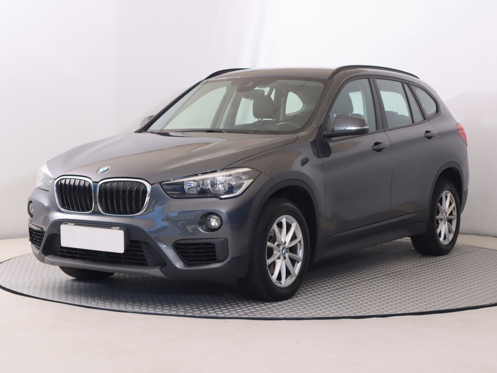 BMW X1, sDrive18i, Automat, Serv.kniha - fotka 2