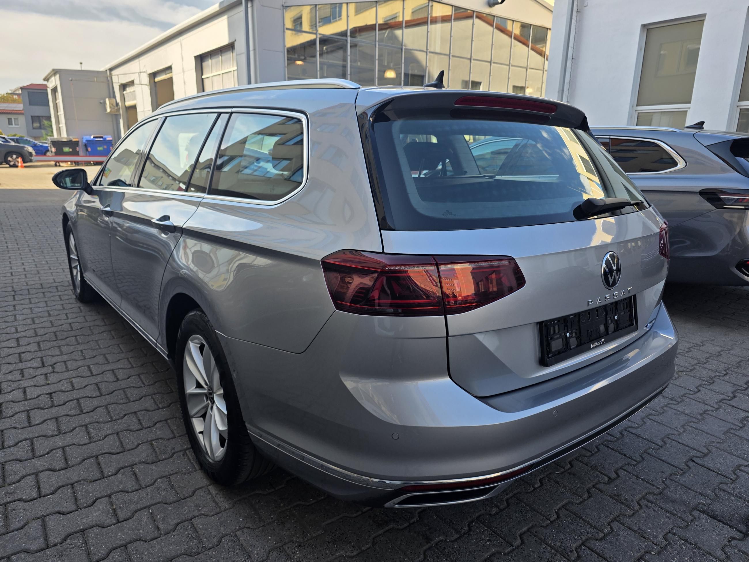 Volkswagen Passat, TDI 147kW 4x4 DSG Elegance - fotka 4