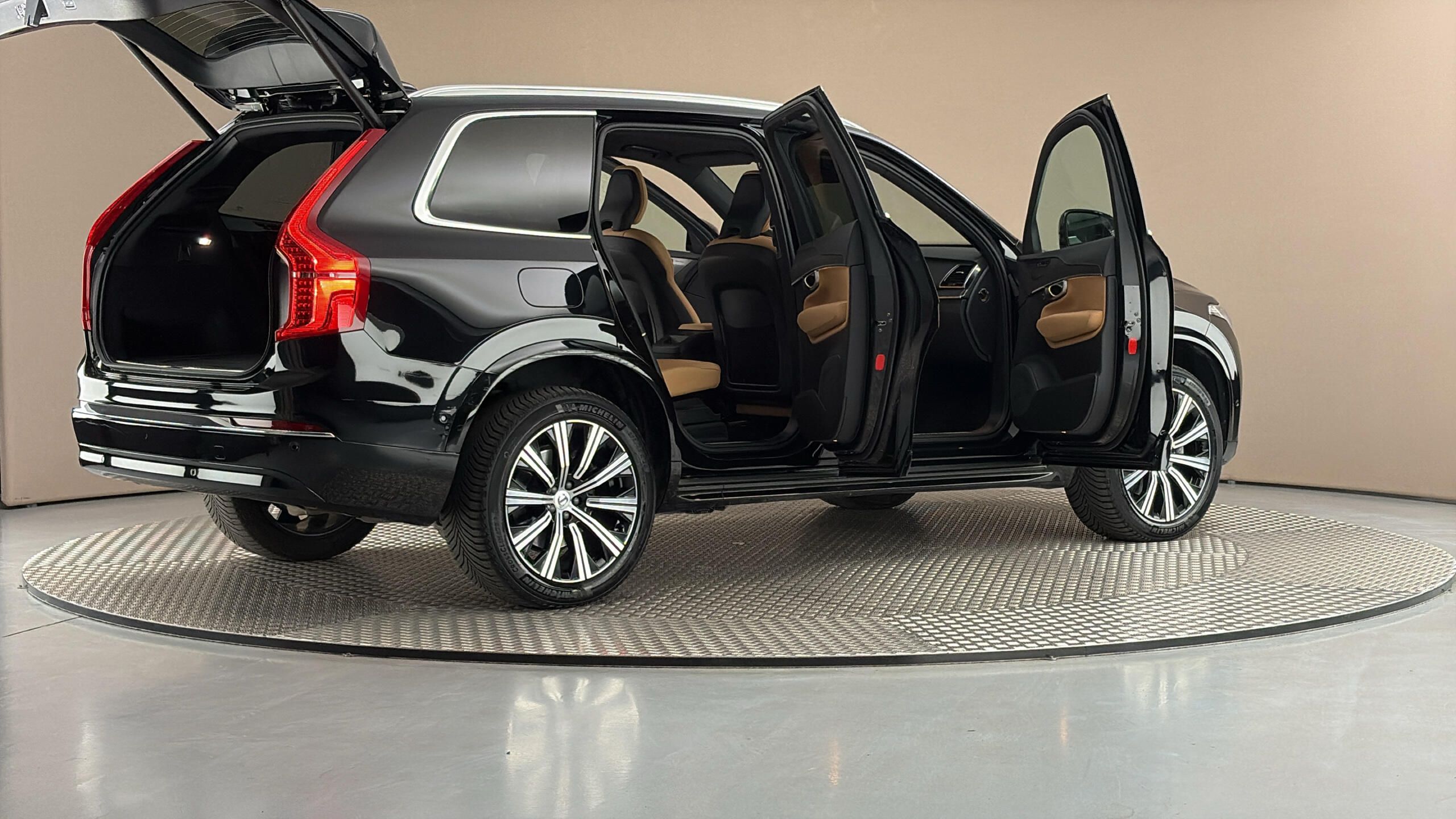 Volvo XC90, 2.0 B5 AUT AWD Plus Bright - fotka 6