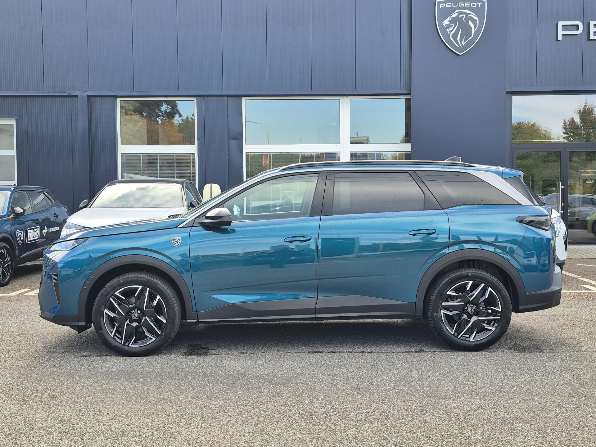 Peugeot 5008, GT Hybrid 145 e-DCS6 - fotka 3
