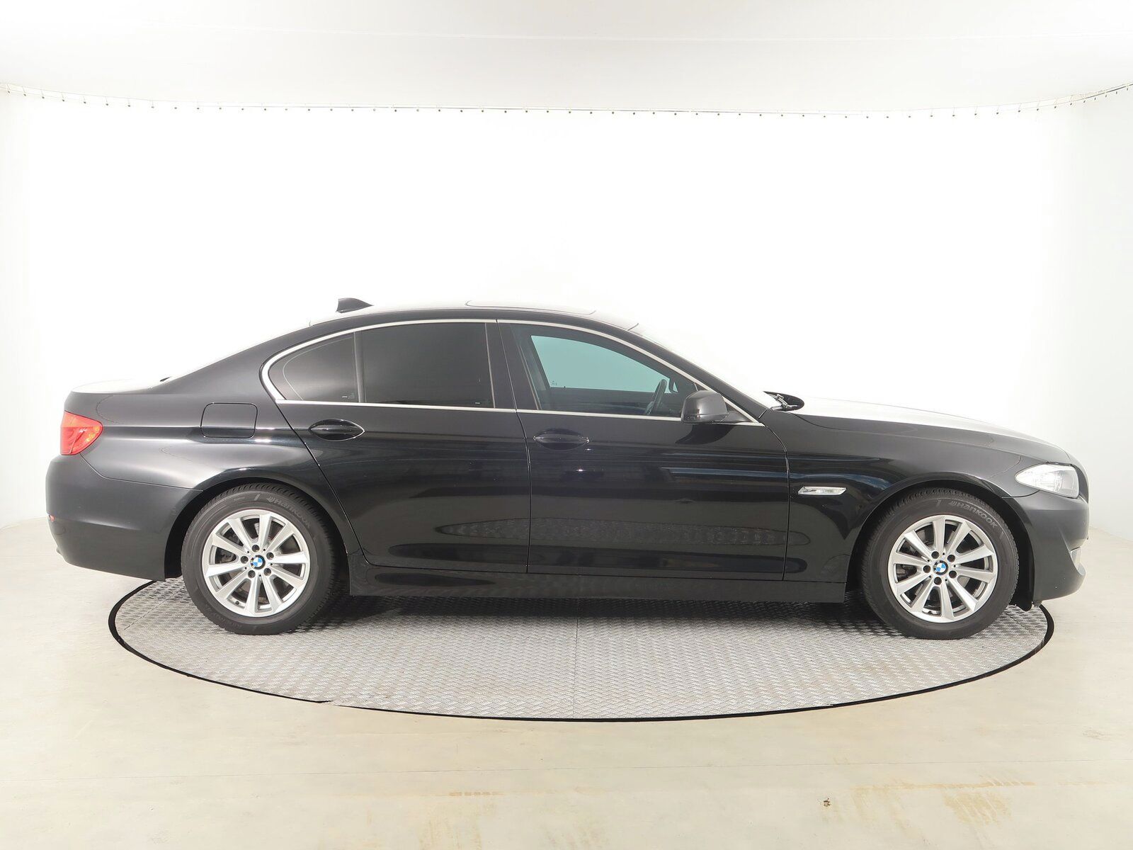 BMW Řada 5, 520i, Automat - fotka 6