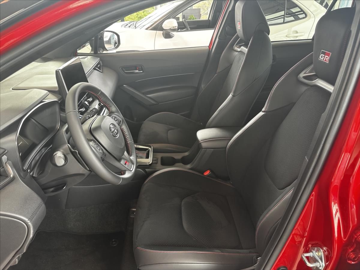 Toyota Corolla, 2,0 HEV  GR SPORT - fotka 6