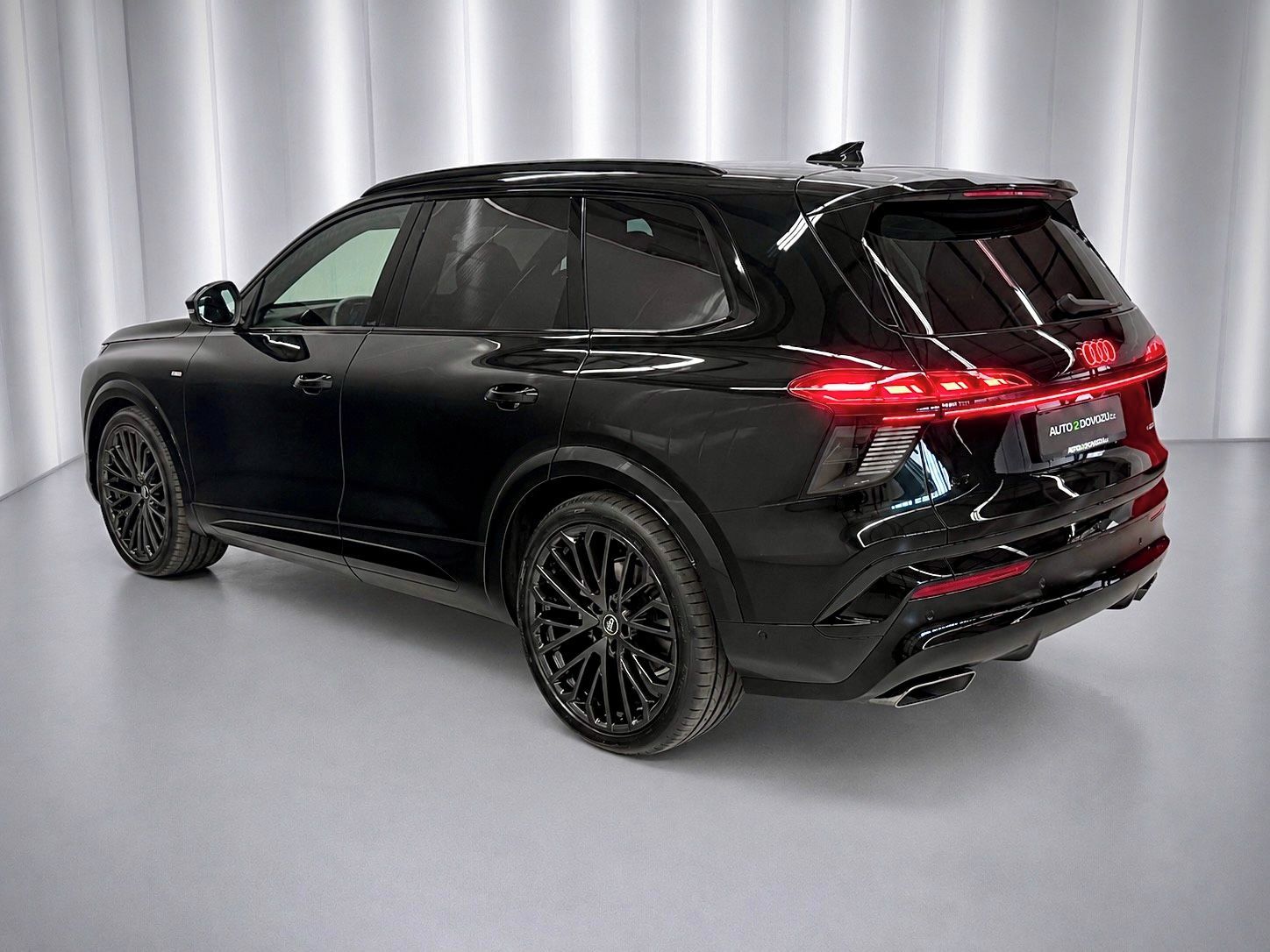 Audi Q7, TDI 220 kW QUATTRO S-LINE - fotka 4
