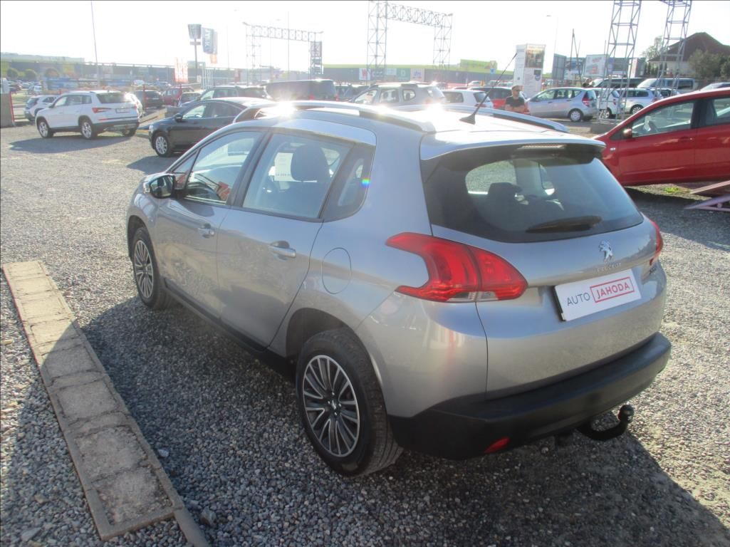 Peugeot 2008, 1,2 i, klima,serv.kniha,tažné, - fotka 6