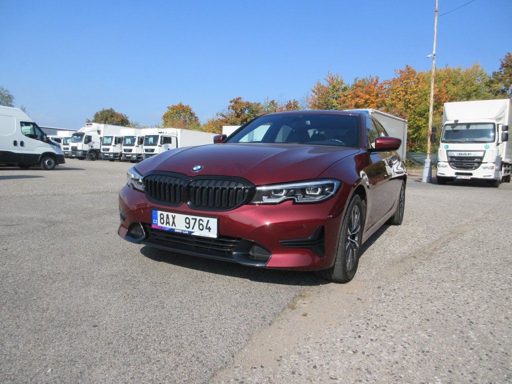 BMW Řada 3, 3.0 330d At  Sport Line - fotka 5
