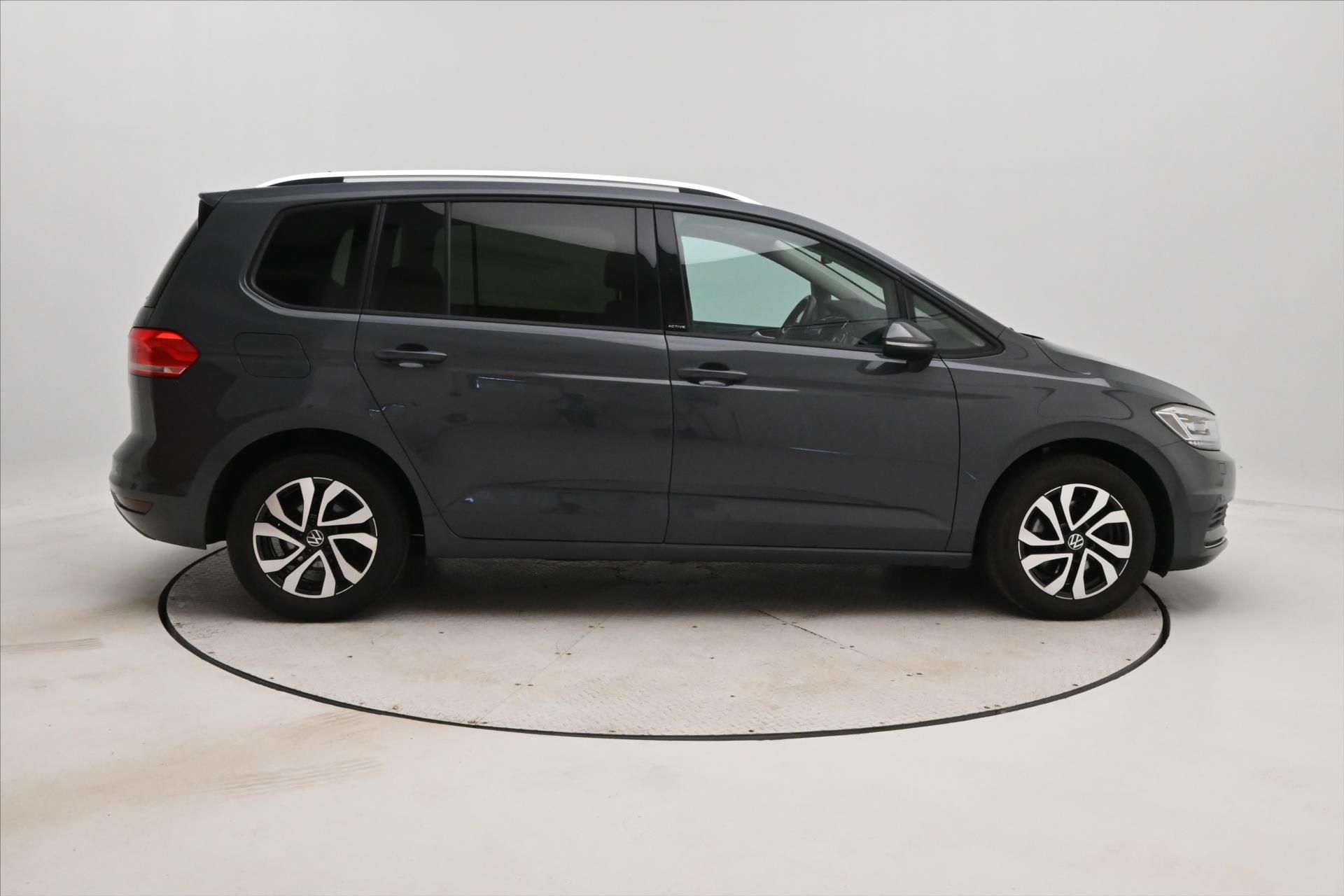 Volkswagen Touran, 2,0 TDI 110kW Active Záruka až - fotka 4