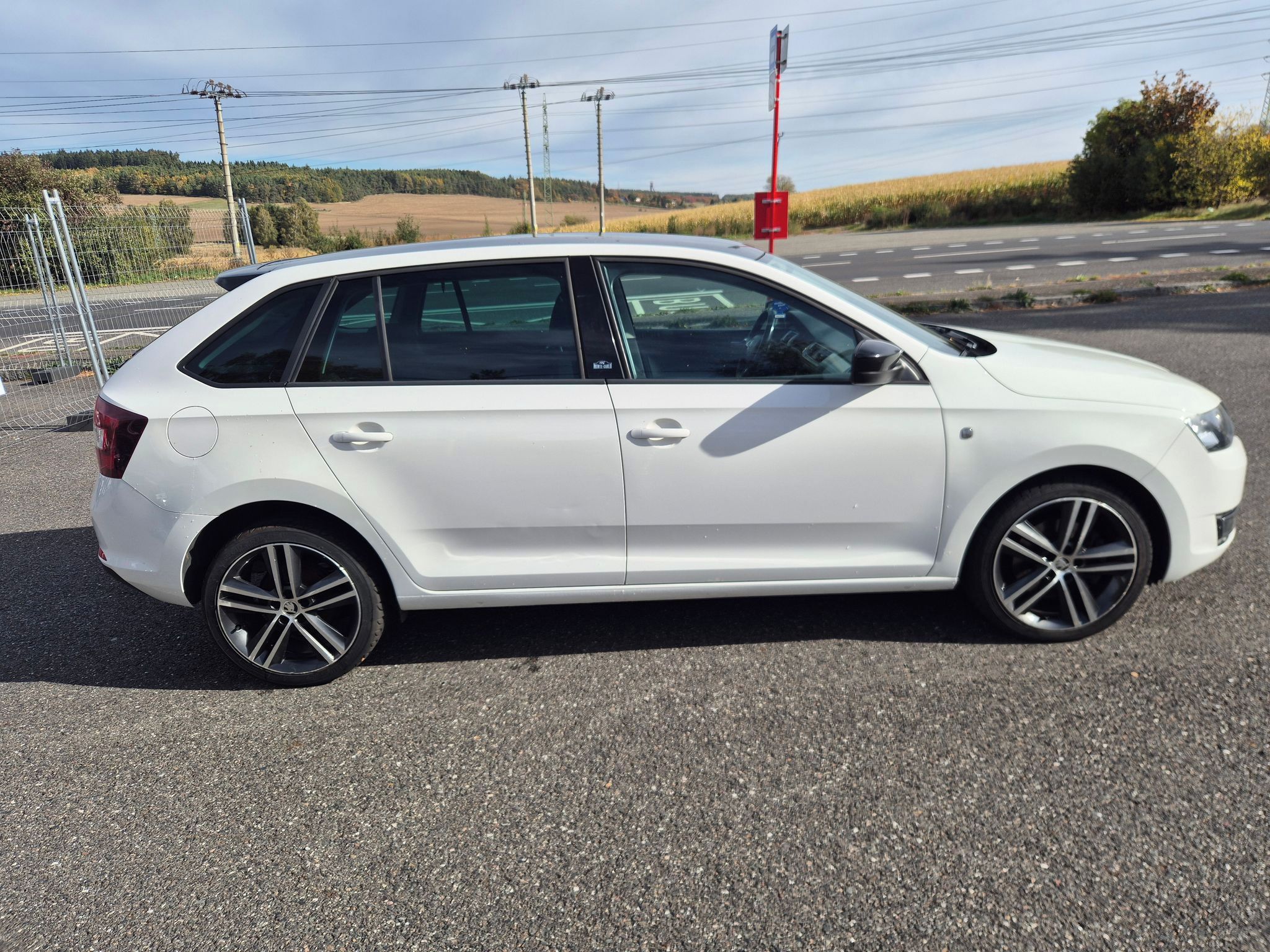Škoda Rapid, 1.6TDi 77kw, elegance - fotka 4
