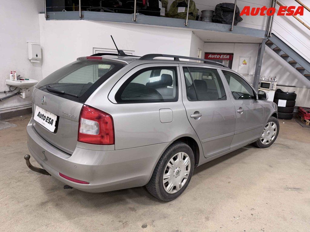 Škoda Octavia, 1.6 TDi,2.maj - fotka 2