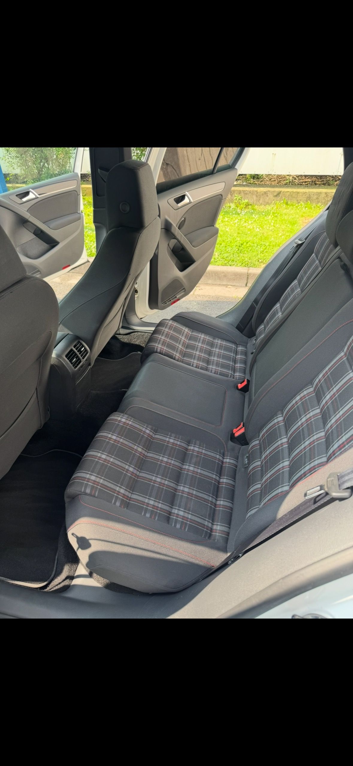Volkswagen Golf, 2.0 TSI - fotka 6