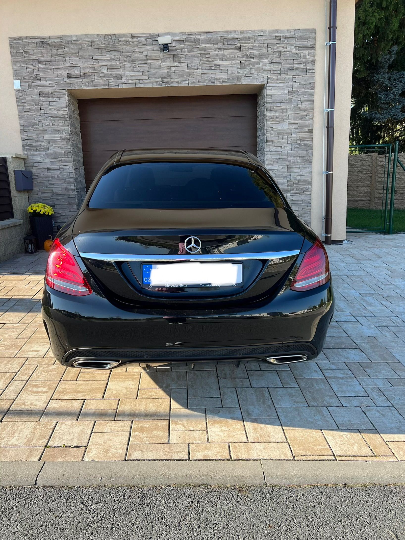 Mercedes-Benz Třídy C, 2.0 AMG Line, 135 kW - fotka 4