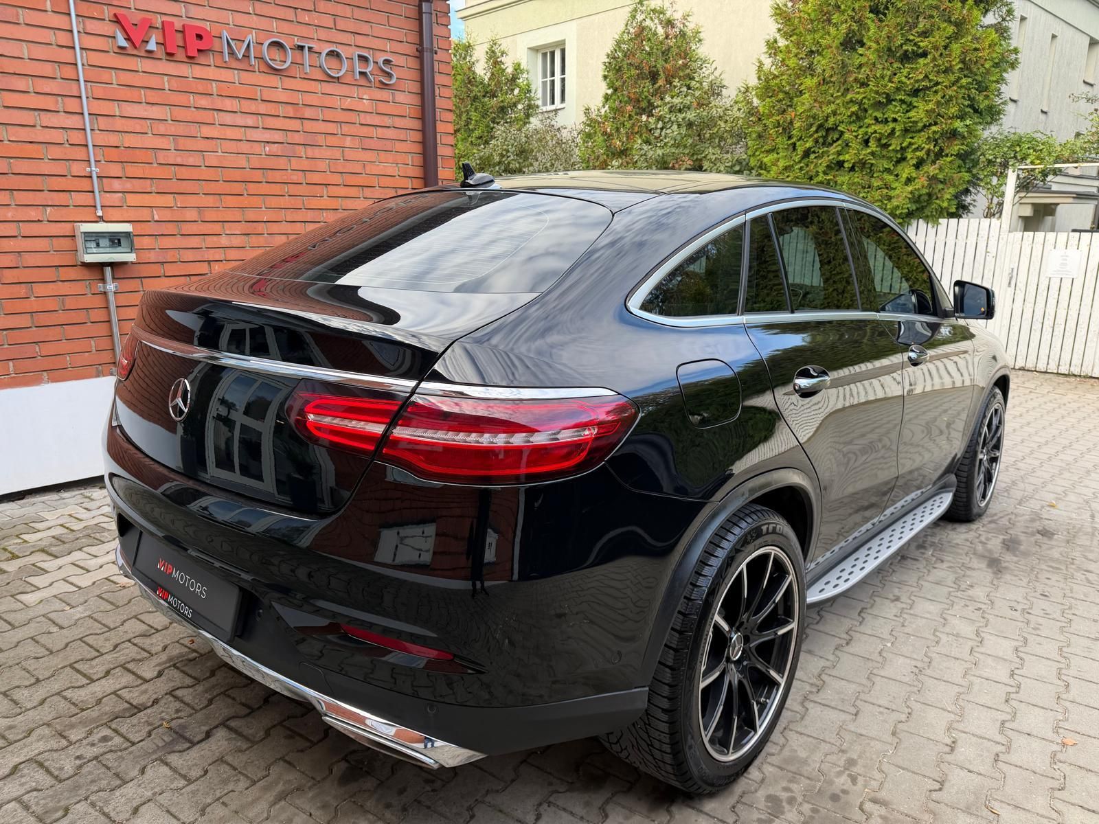 Mercedes-Benz GLE, 350d-COUPE-AMG-4M-PANO-R21 - fotka 6