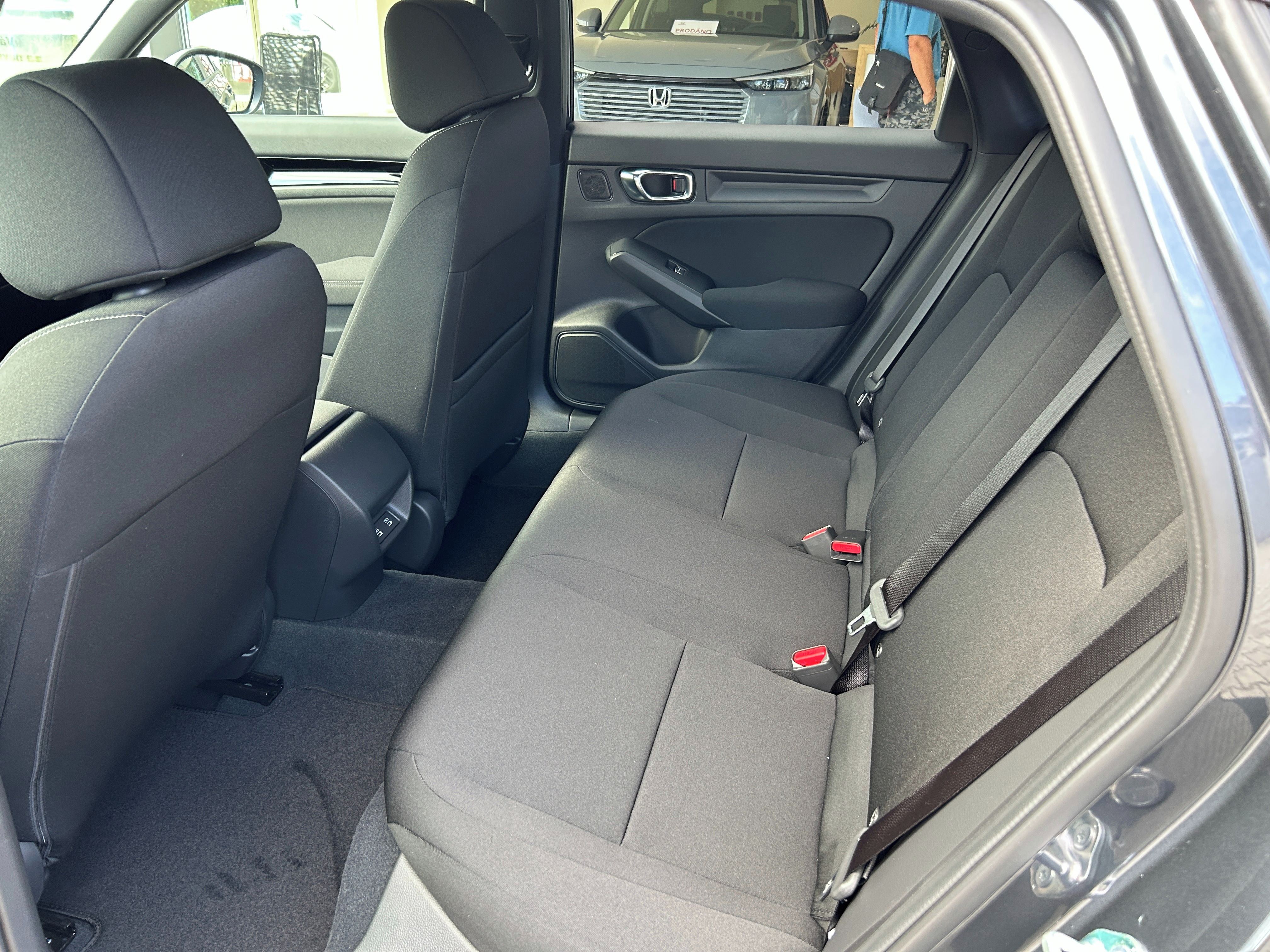 Honda Civic, 2.0 e:HEV ELEGANCE MY 27 - fotka 6