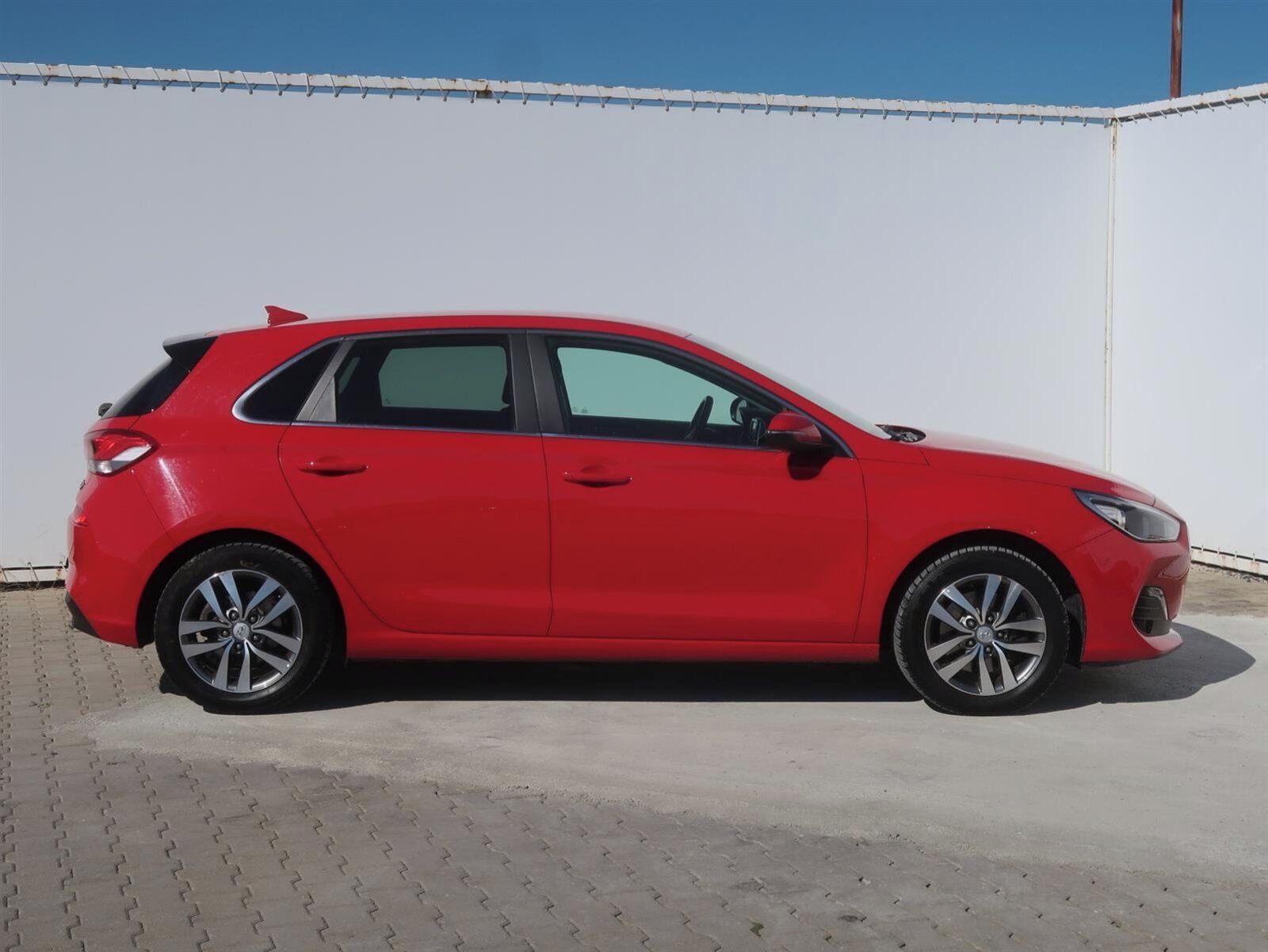 Hyundai i30, 1.4 CVVT, Family, Serv.kniha - fotka 6