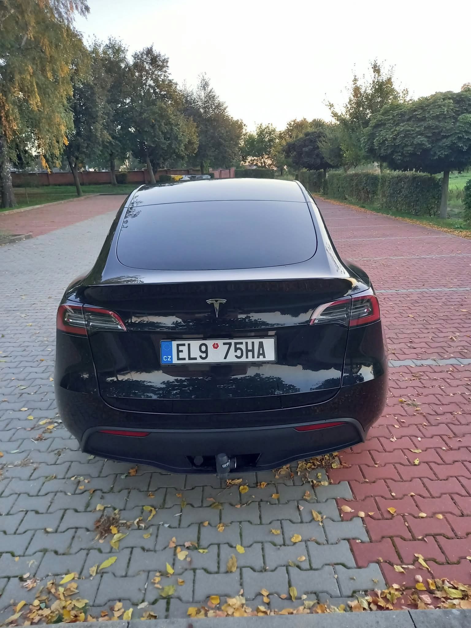 Tesla Model Y, RWD LFP Soh 95%, tažné, DPH - fotka 5