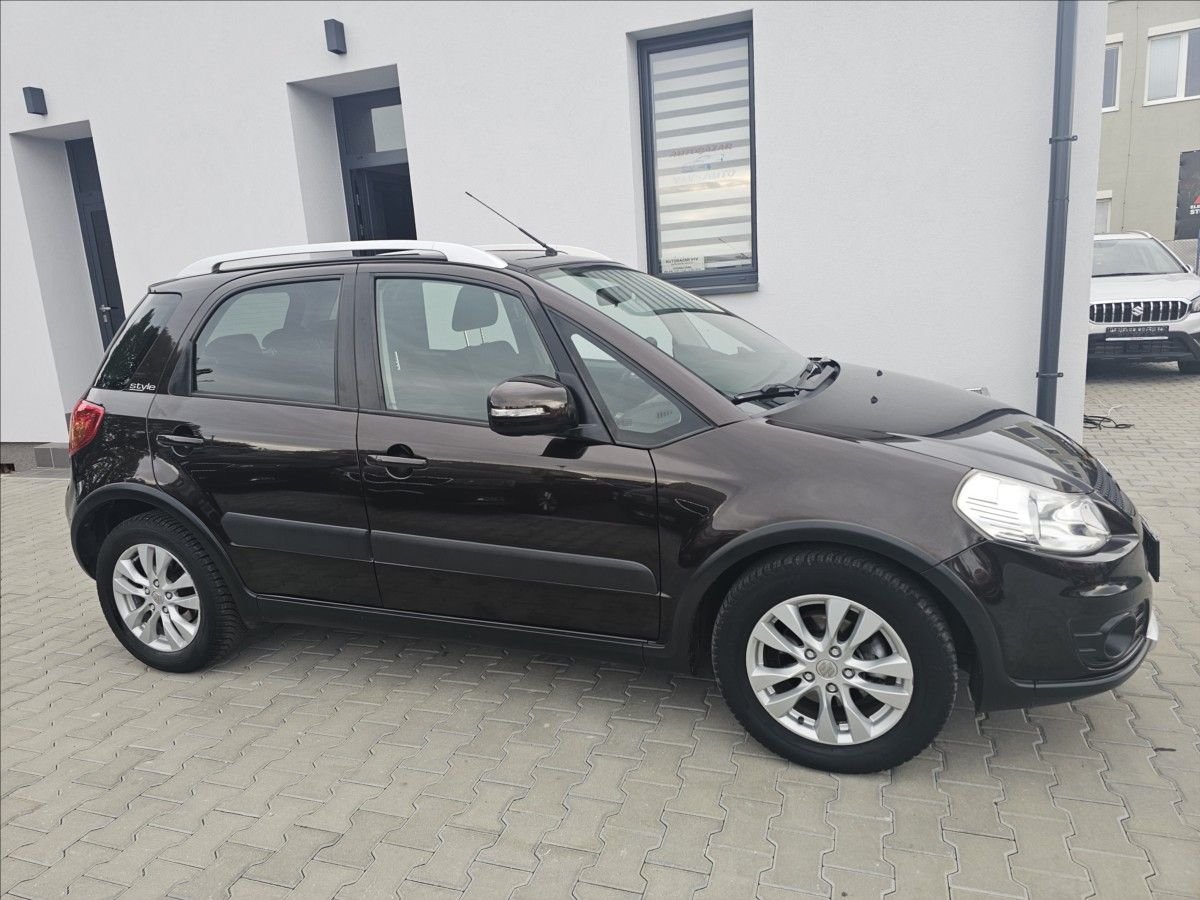 Suzuki SX4, 1,6 VVTI 88KW STYLE  AUTOMAT - fotka 5