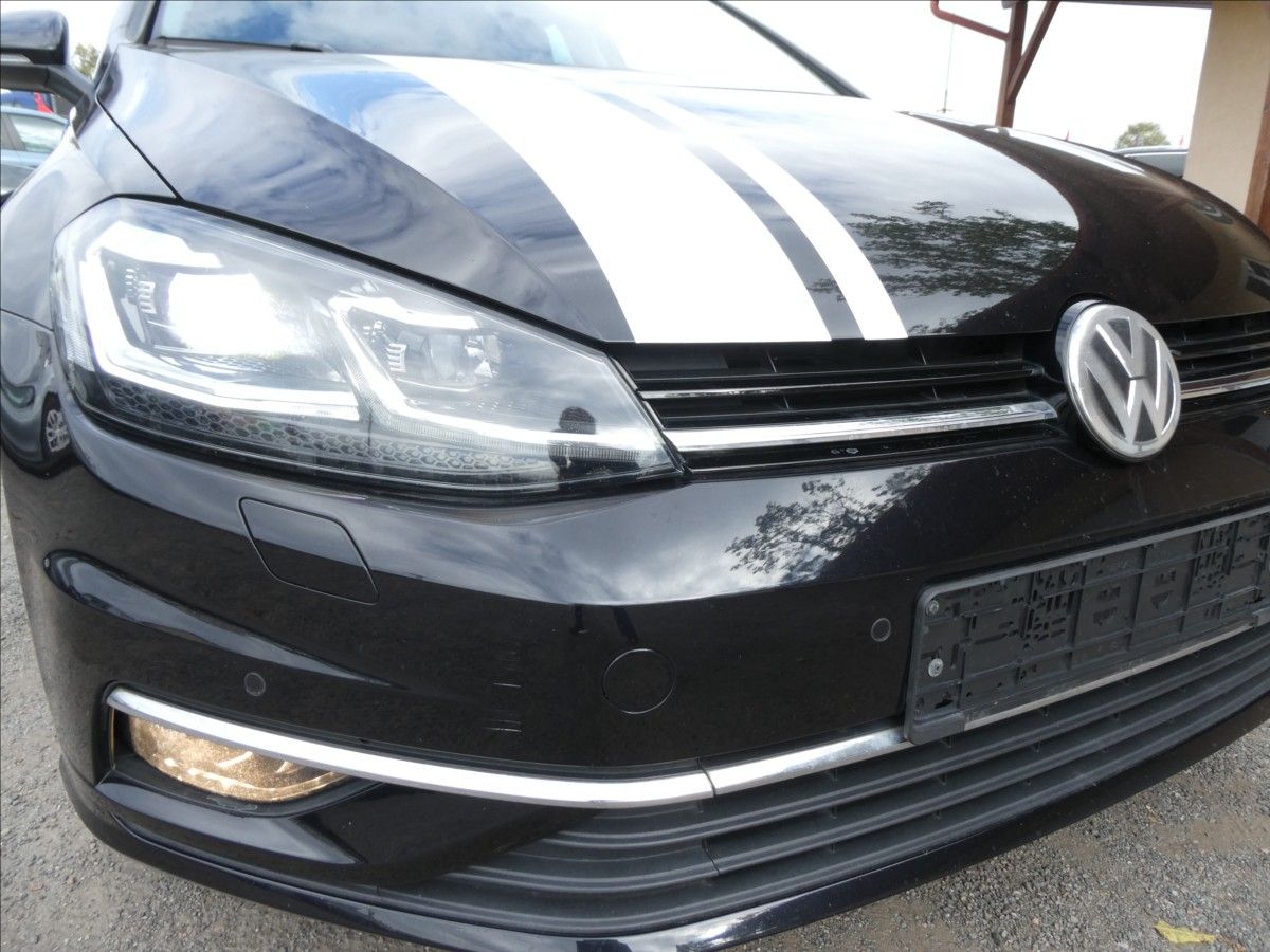 Volkswagen Golf, 1,6 TDi 85kW navi,led,serviska - fotka 4