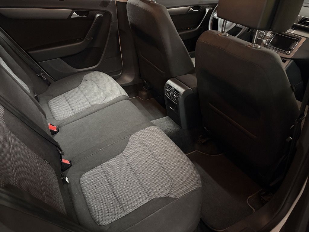 Volkswagen Passat Variant, B7 2.0 TDI 103 kW CFFB tažné - fotka 6