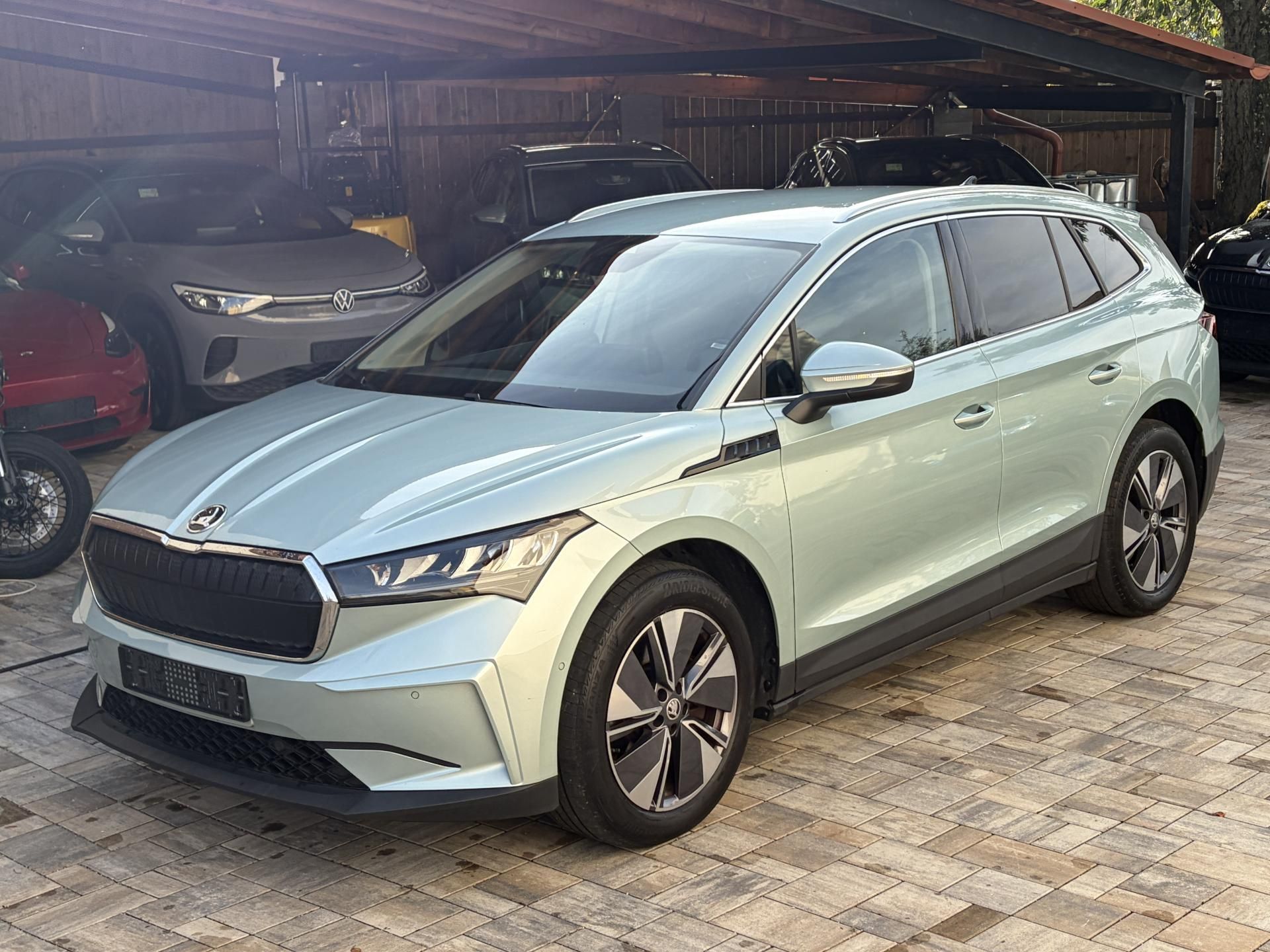 Škoda Enyaq, 80, SOH 96%, tazne, TČ