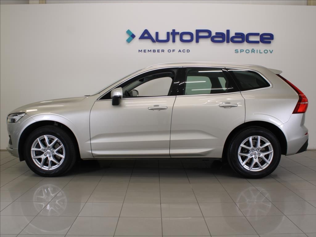 Volvo XC60, 2,0 T5 184kW AWD Mom.PRO Pano. - fotka 5