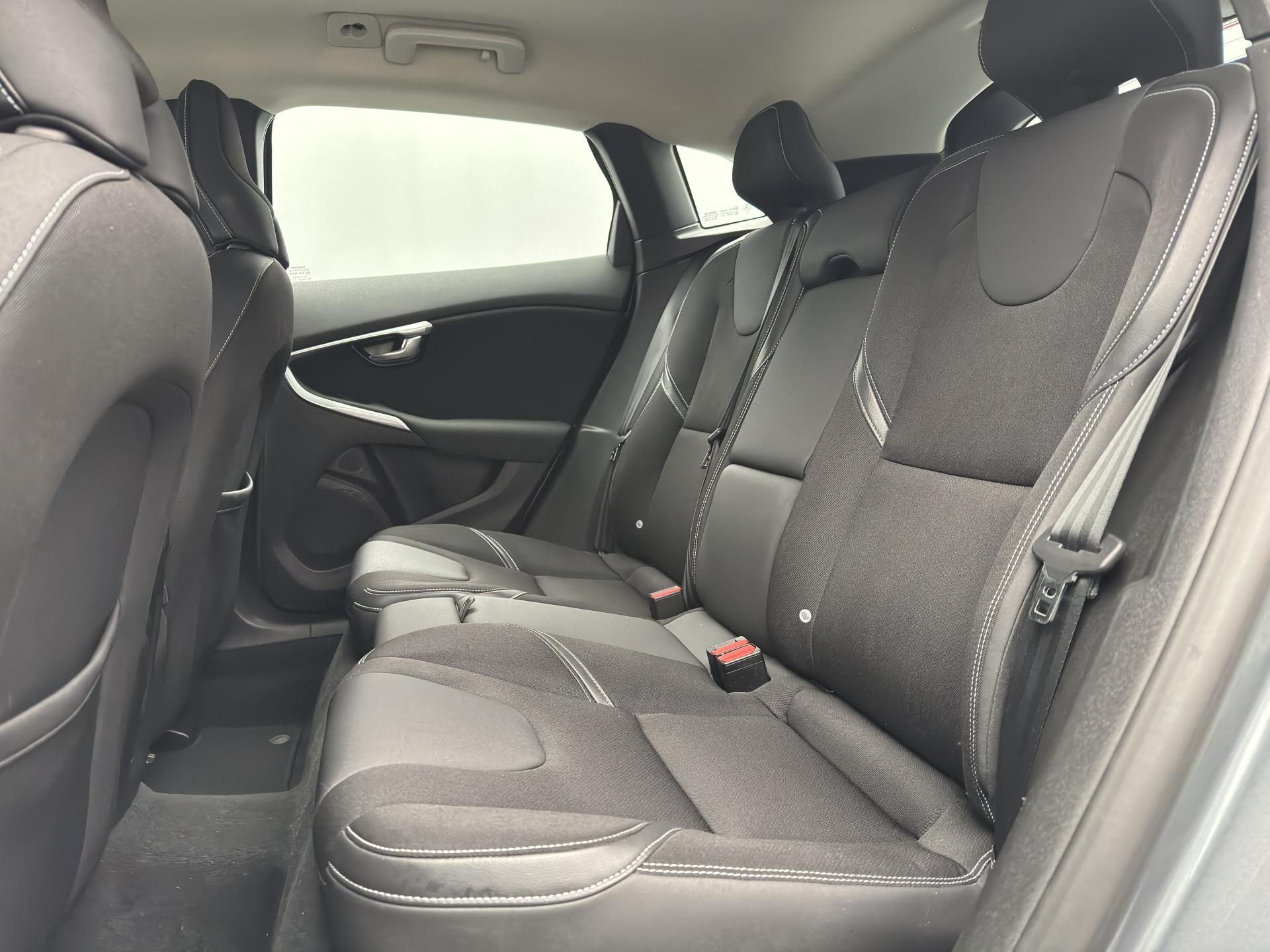 Volvo V40, D2 KINETIC - fotka 6