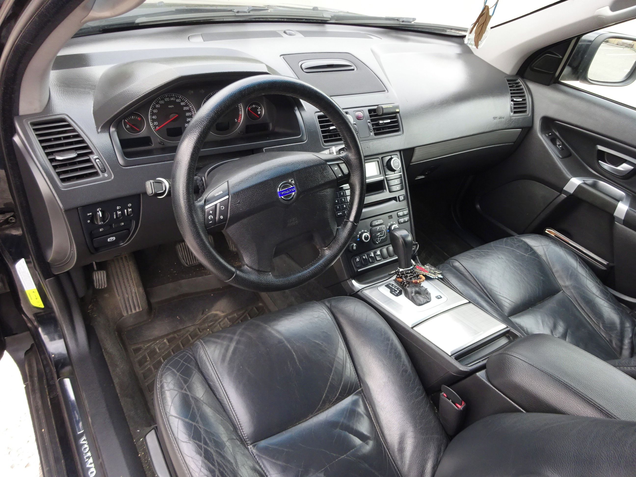Volvo XC90, 2.4 D5 (136 KW) AUTOMAT - fotka 5