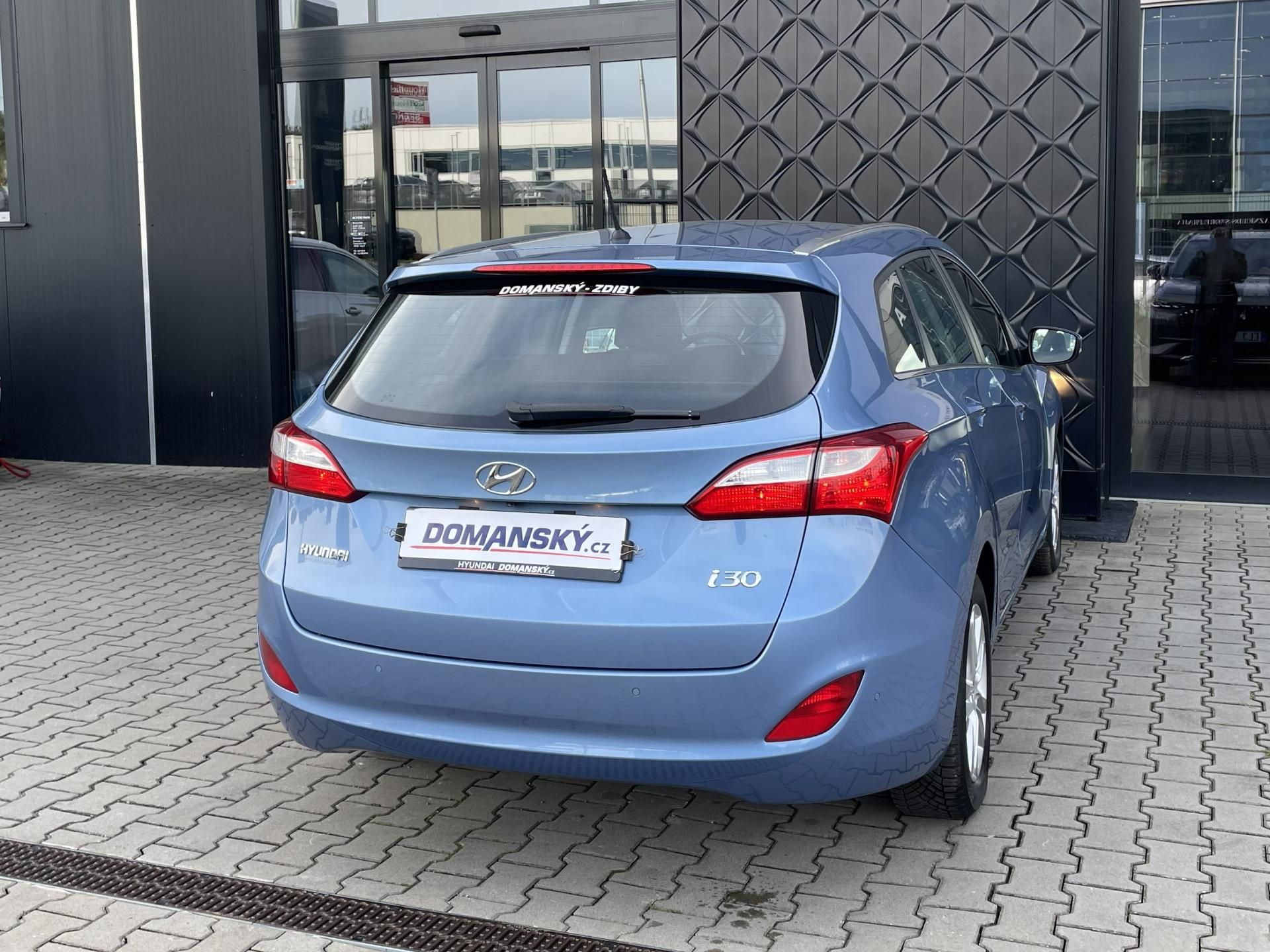 Hyundai i30, TRIKOLOR 1.6 CVVT 88 kW - fotka 3
