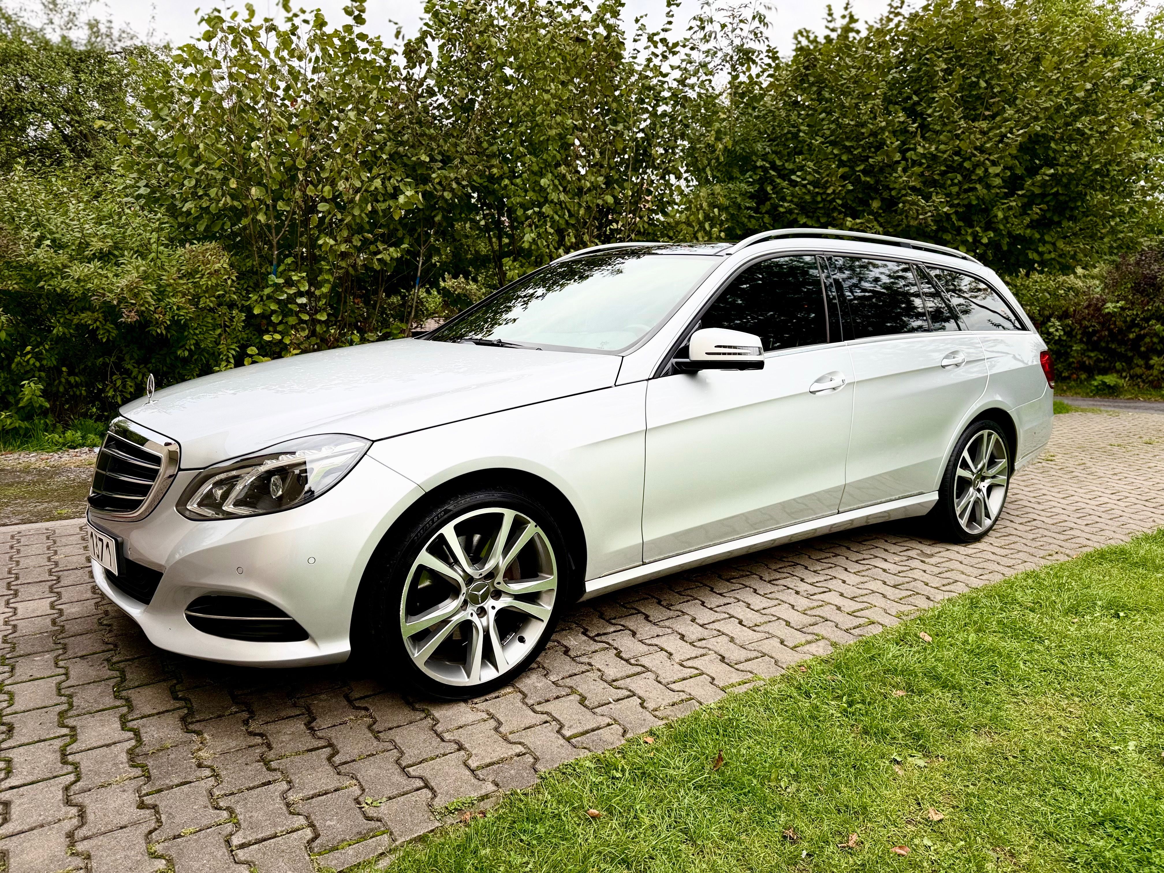 Mercedes-Benz Třídy E, 350CDI 185kW 4MATIC - fotka 2