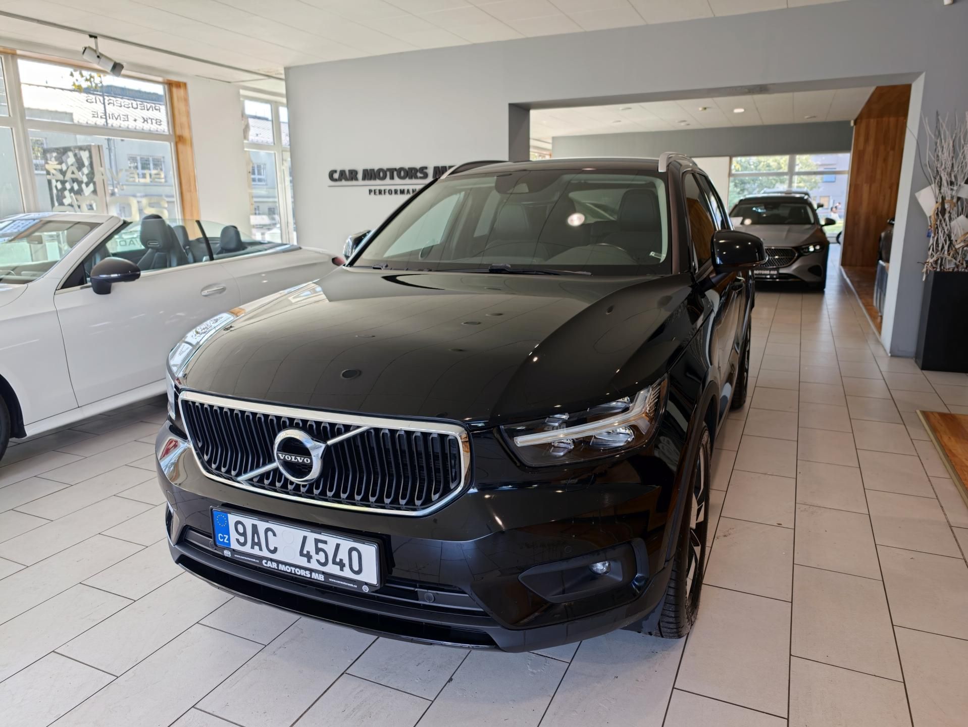 Volvo XC40, D3 AWD Momentum+Winter Pack - fotka 3
