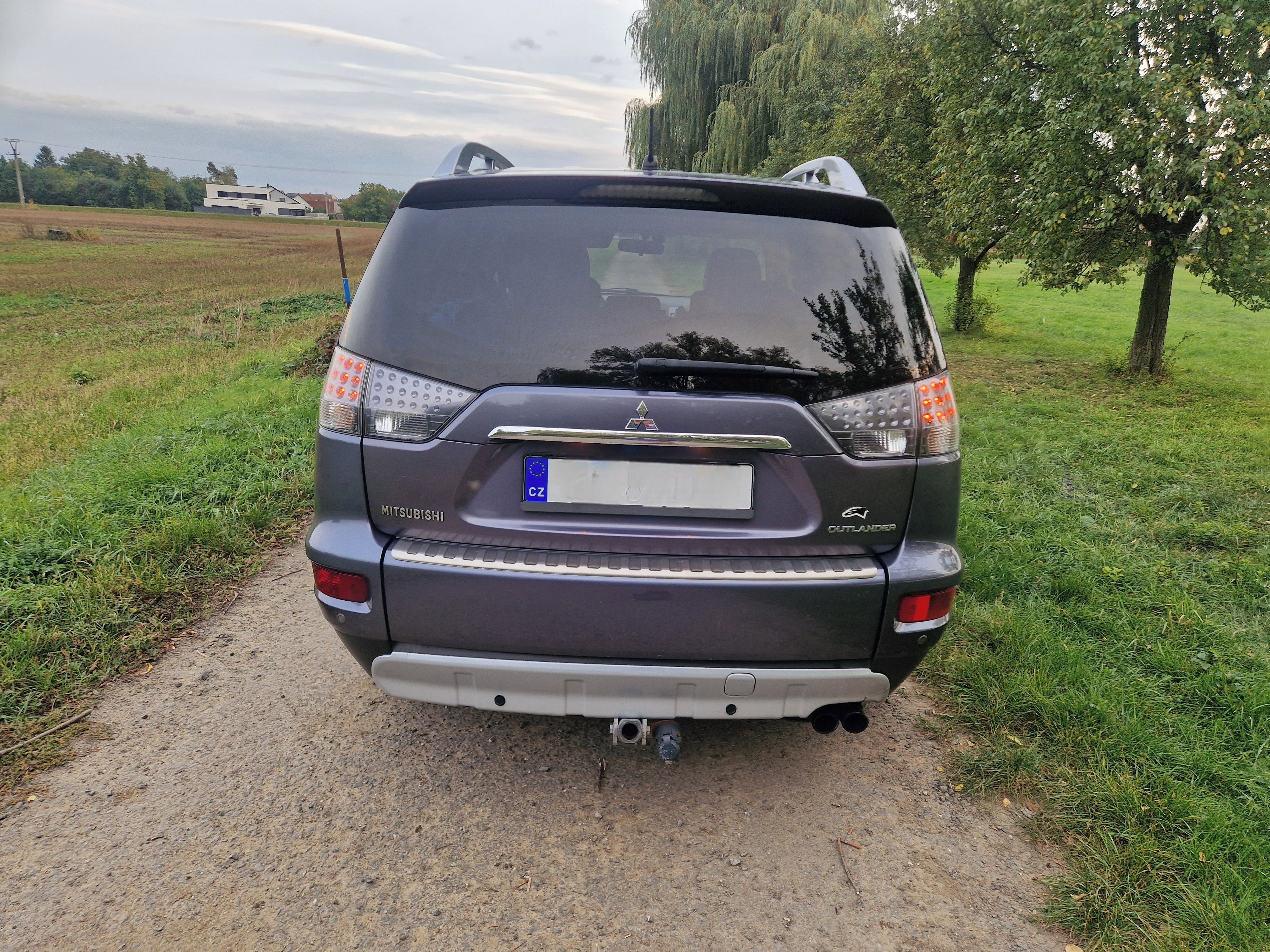 Mitsubishi Outlander, 2.0 DID - servisováno - fotka 4