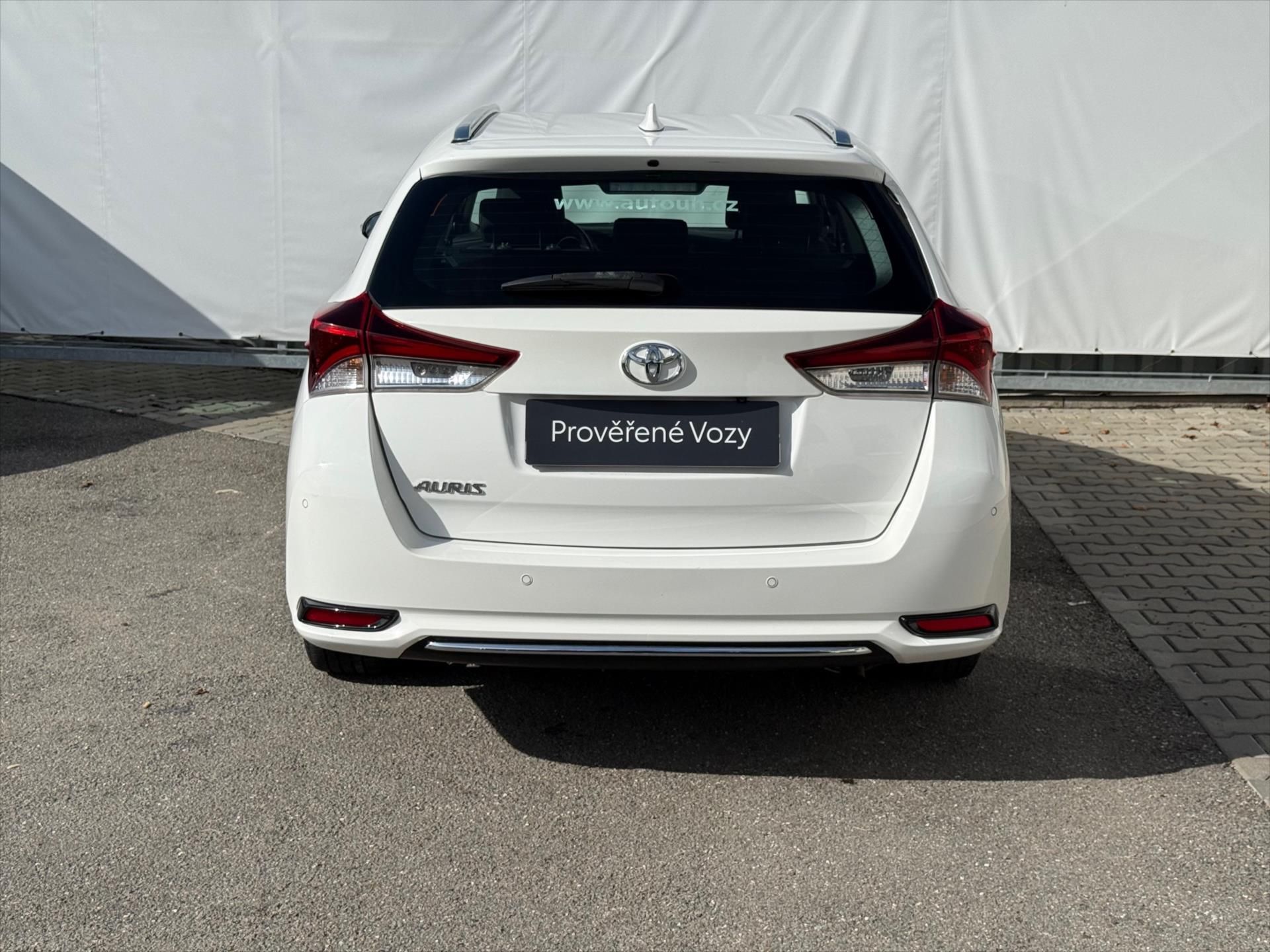 Toyota Auris, 1,6 Active Trend - fotka 5