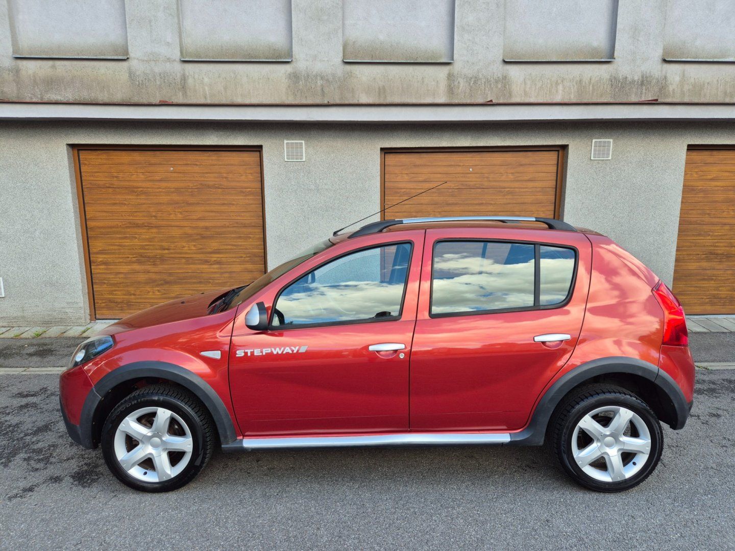 Dacia Sandero, 1.6i Stepway Klima Tažné zař. - fotka 2