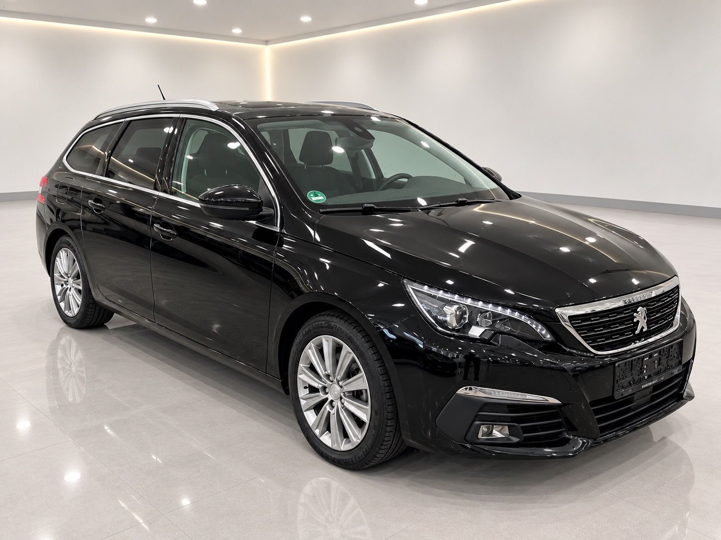 Peugeot 308, SW 1.2 PureTech SERVIS - fotka 2