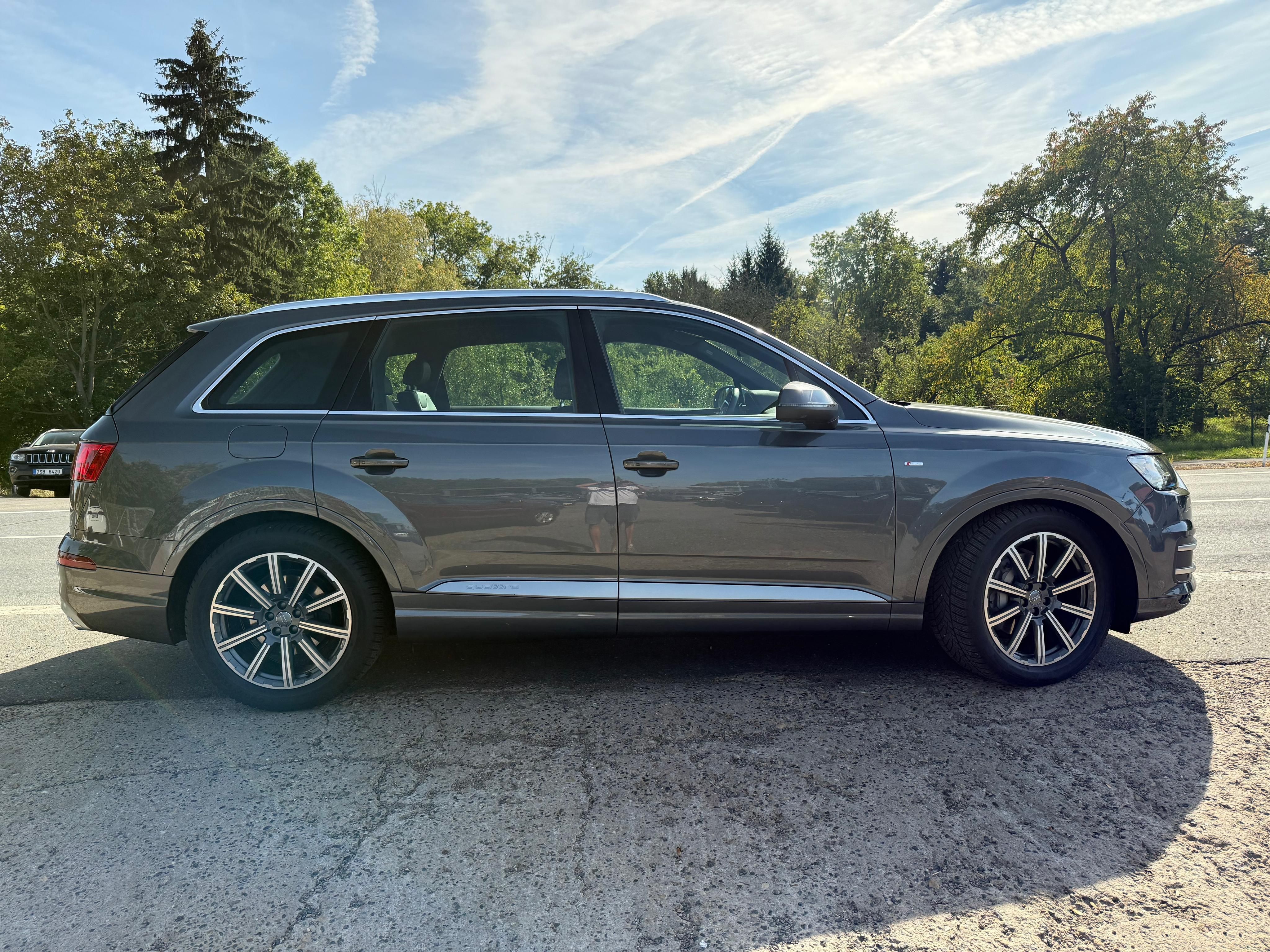 Audi Q7, 50TDi 210kW ČR S-Line Matrix - fotka 6