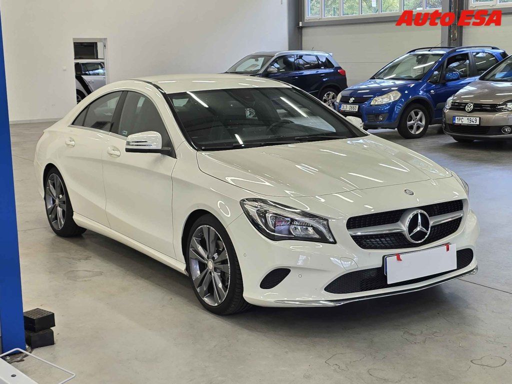 Mercedes-Benz CLA, 1.6i 200