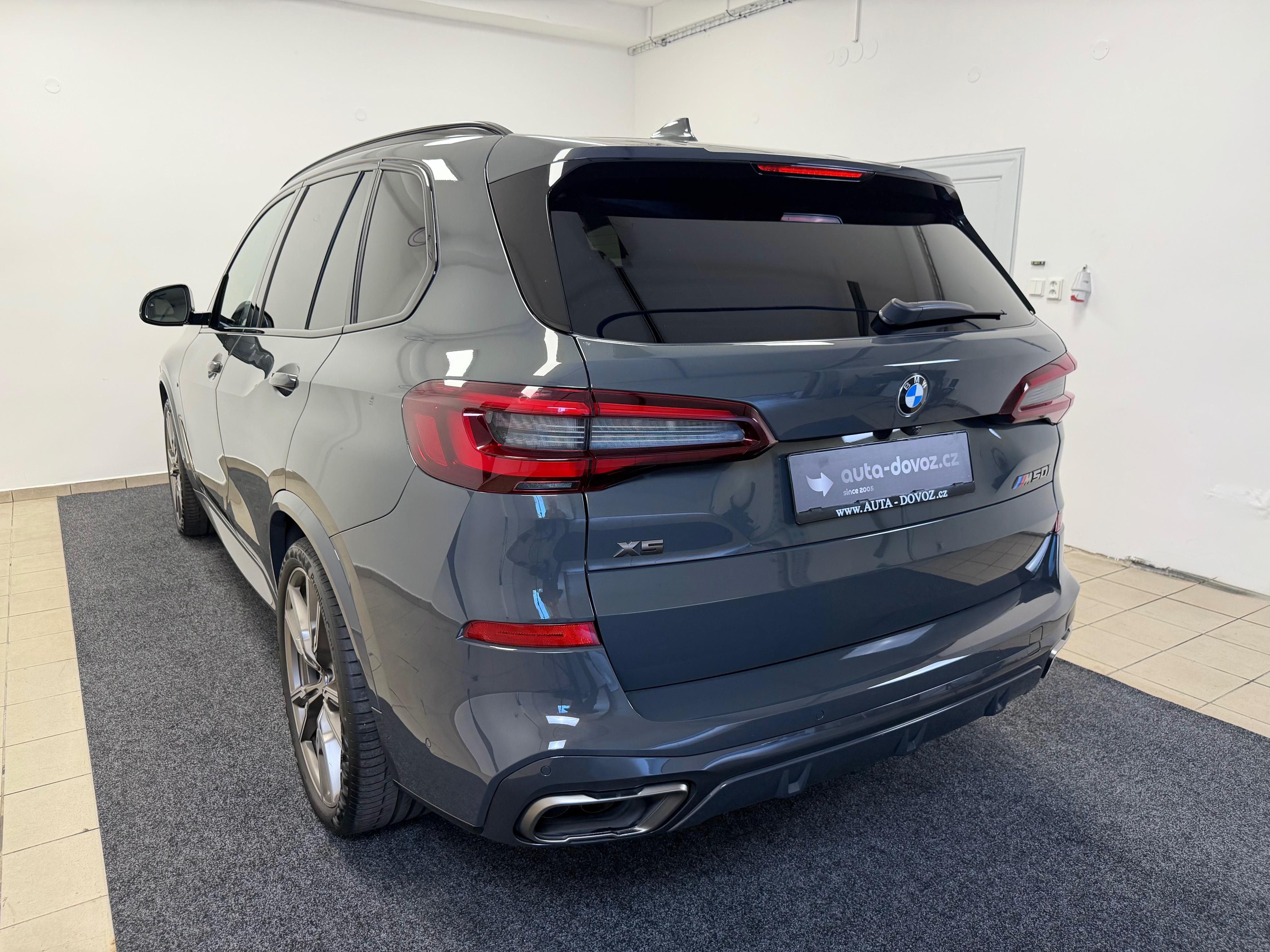BMW X5, M50i-1MČR- ZÁRUKA-TOP STAV-DPH - fotka 4