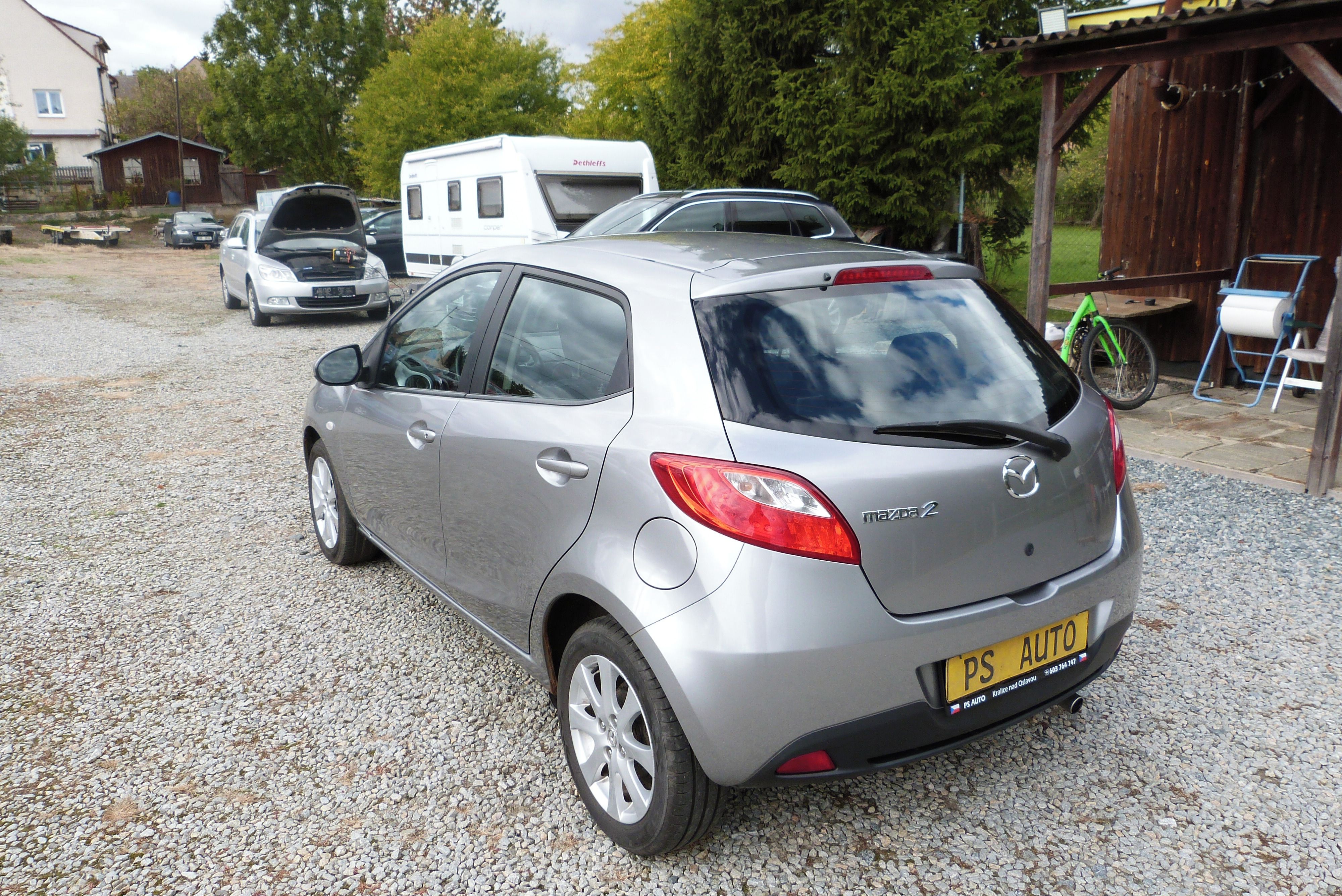 Mazda 2, 1.3i - fotka 6