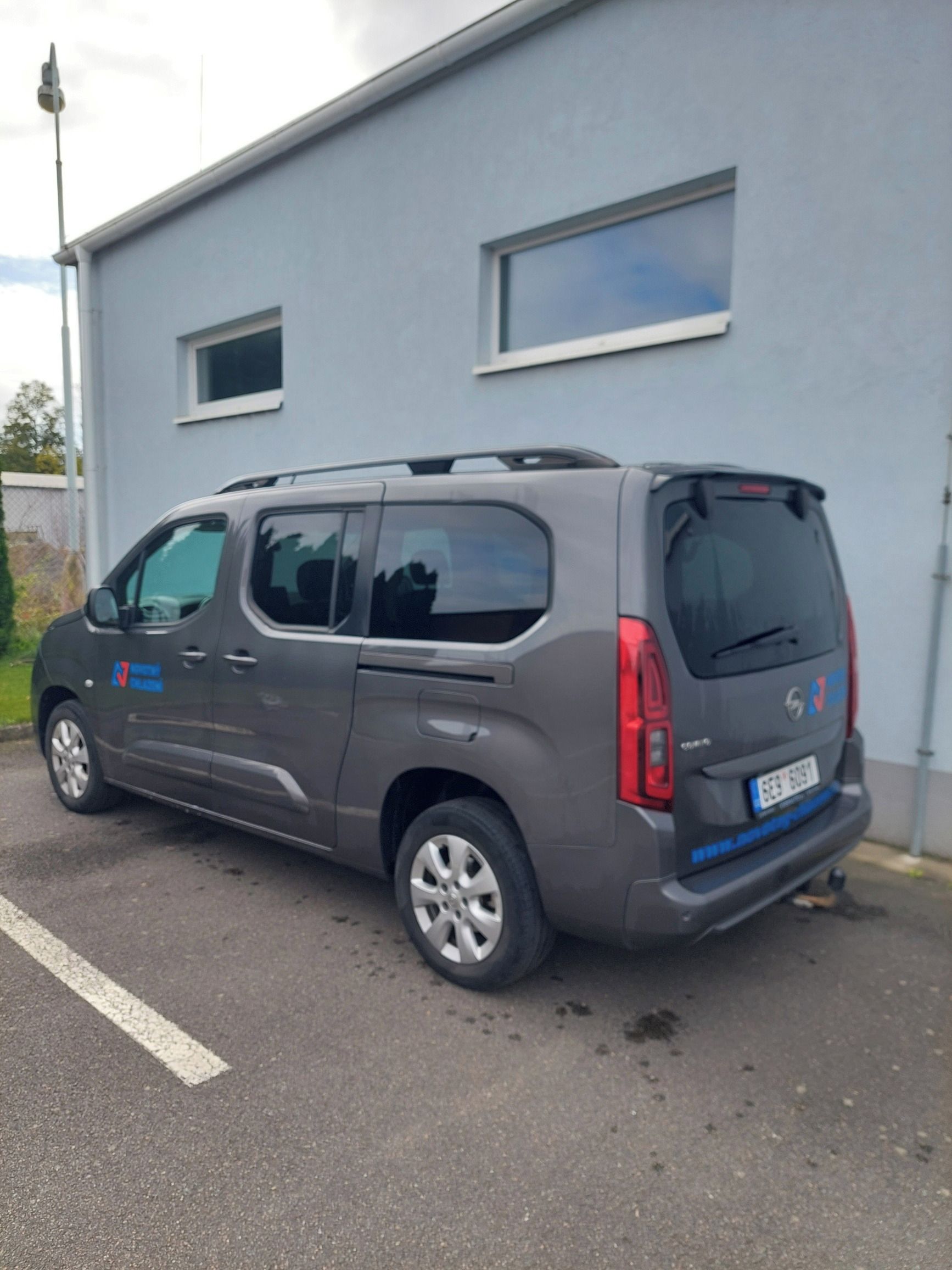 Opel Combo, 1,5 CDTI, 7 míst, 1maj. ČR - fotka 4