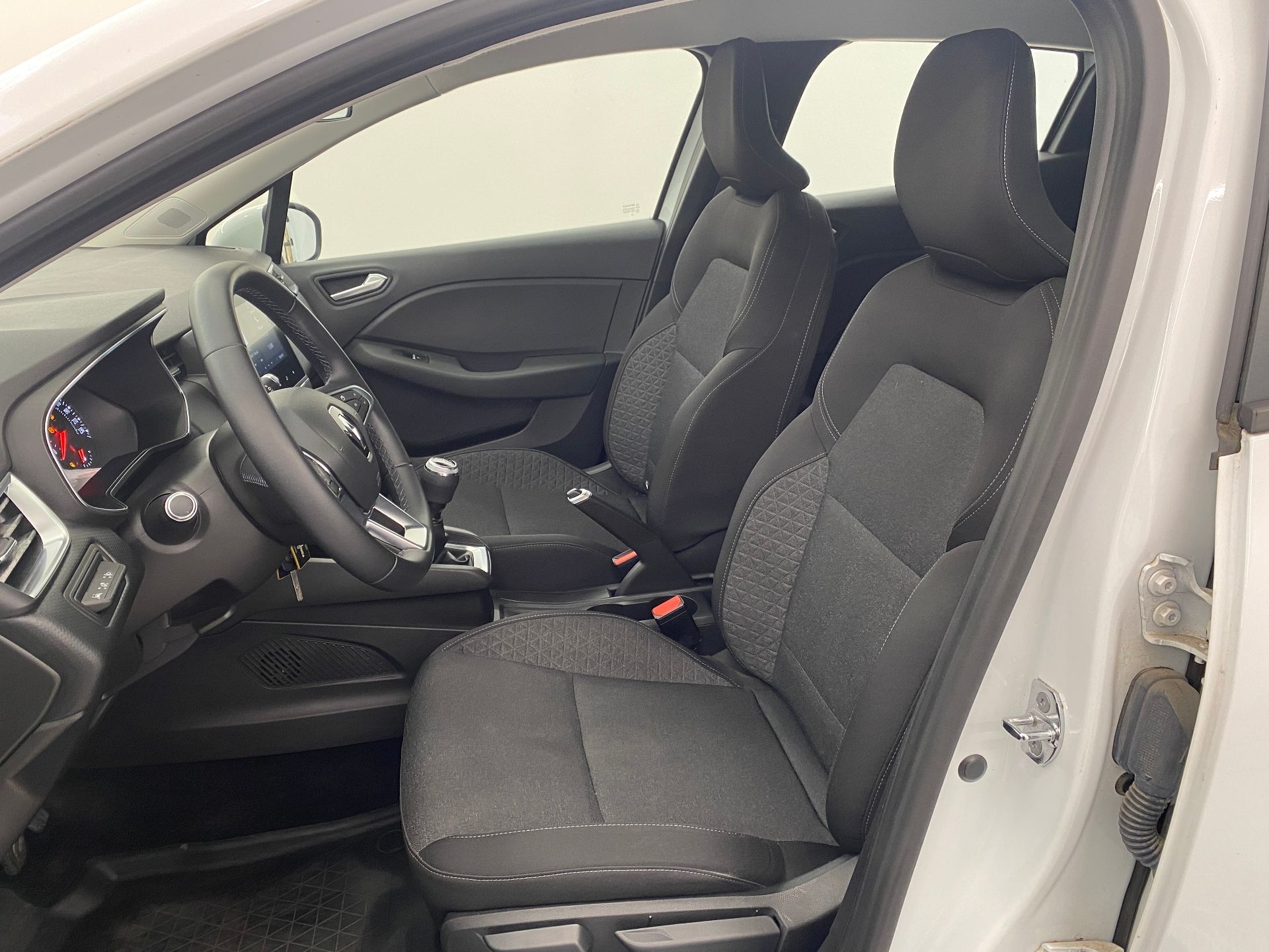 Renault Clio, 1.0 TCe 74kw LED 1. maj. ČR - fotka 5