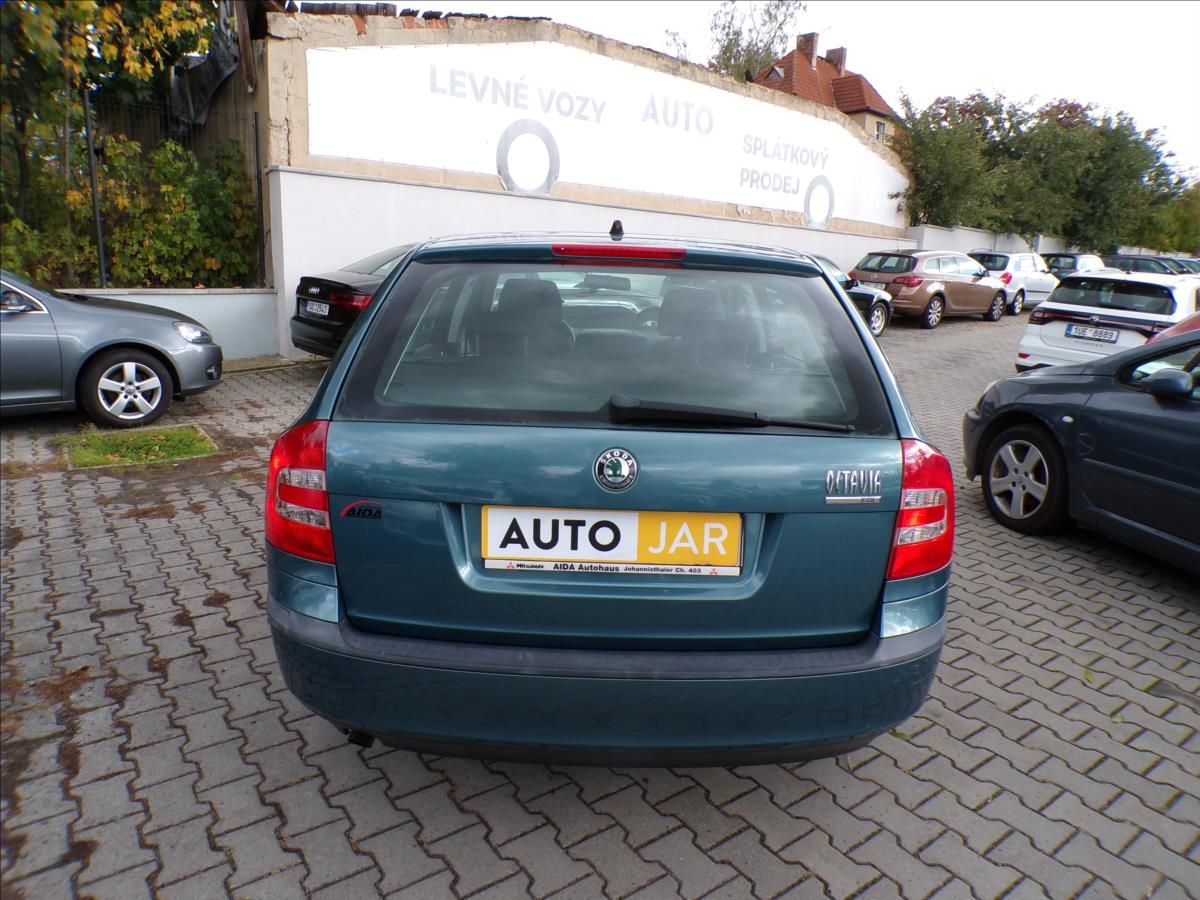 Škoda Octavia, 1,6 FSI - fotka 6