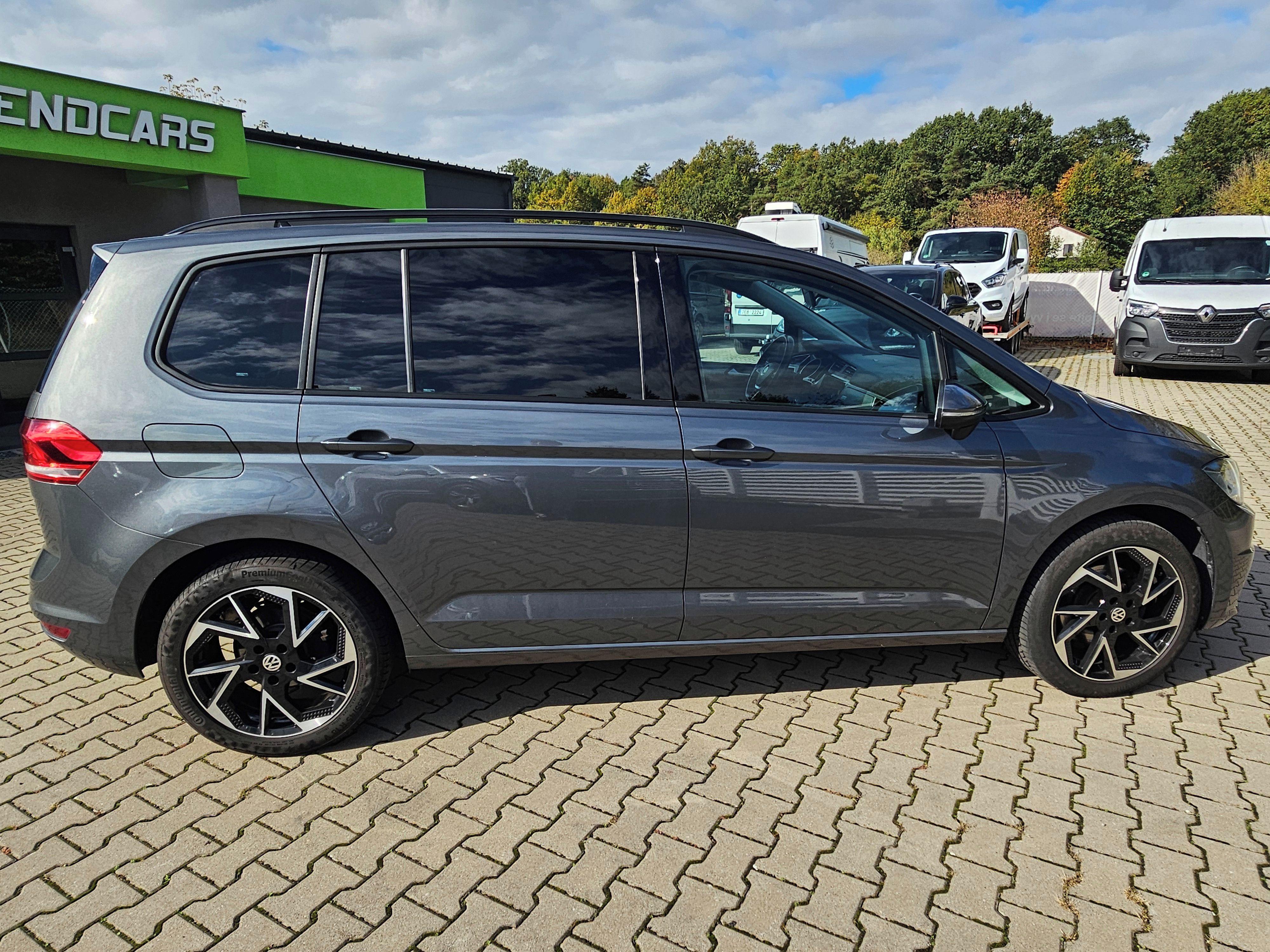 Volkswagen Touran, 1.5TSi NAVI/KAMERA /ACC/ALCANT - fotka 3