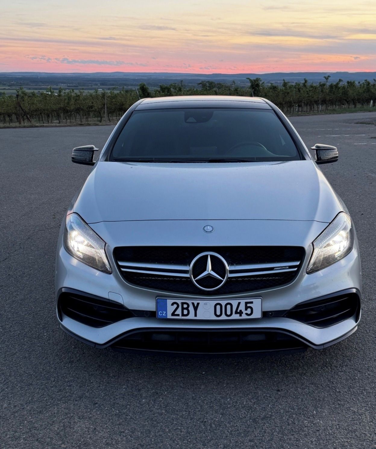 Mercedes-Benz Třídy A, Mercedes-Benz A45 AMG 4MATIC - fotka 3