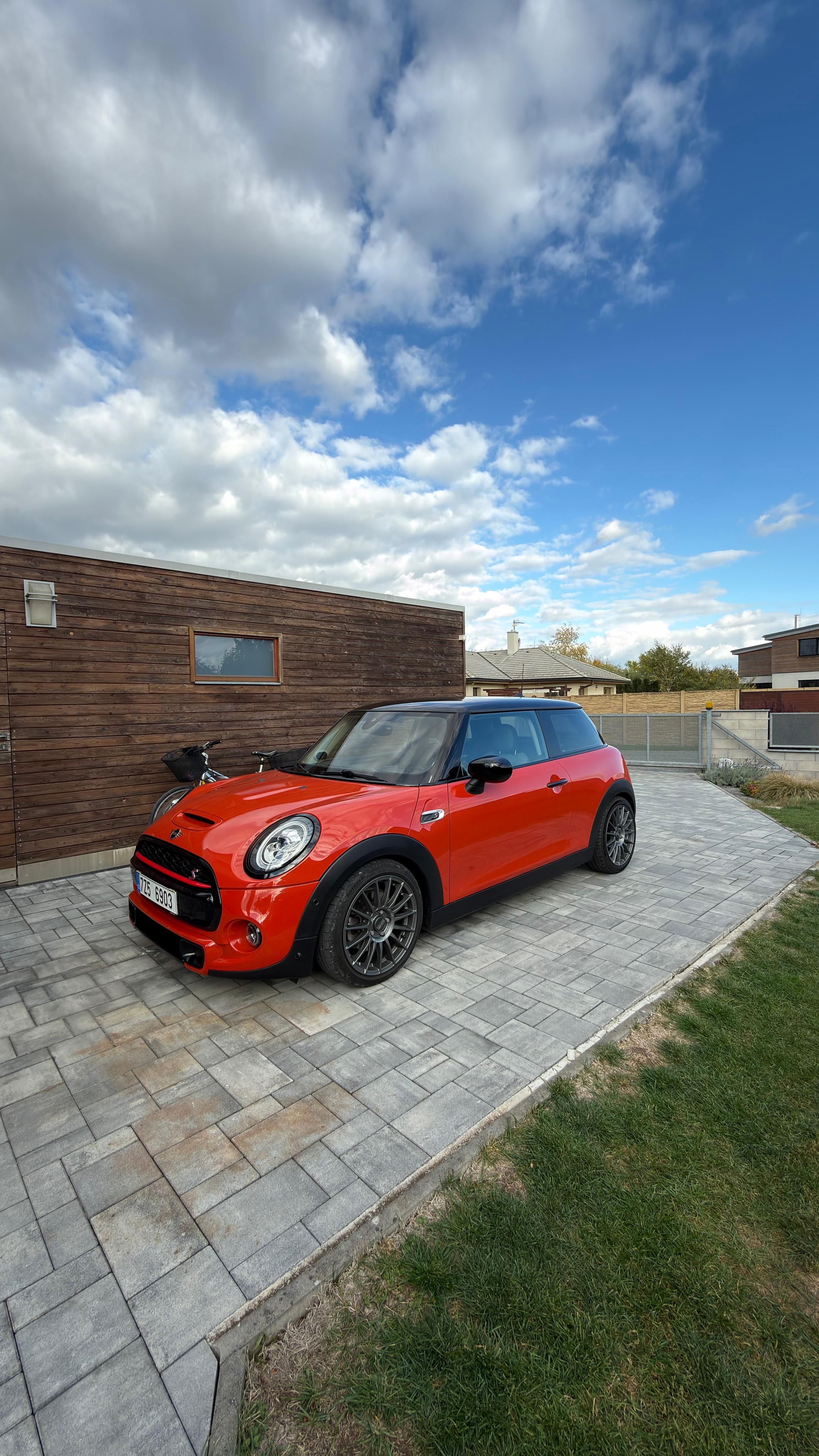 Mini Cooper S - fotka 3