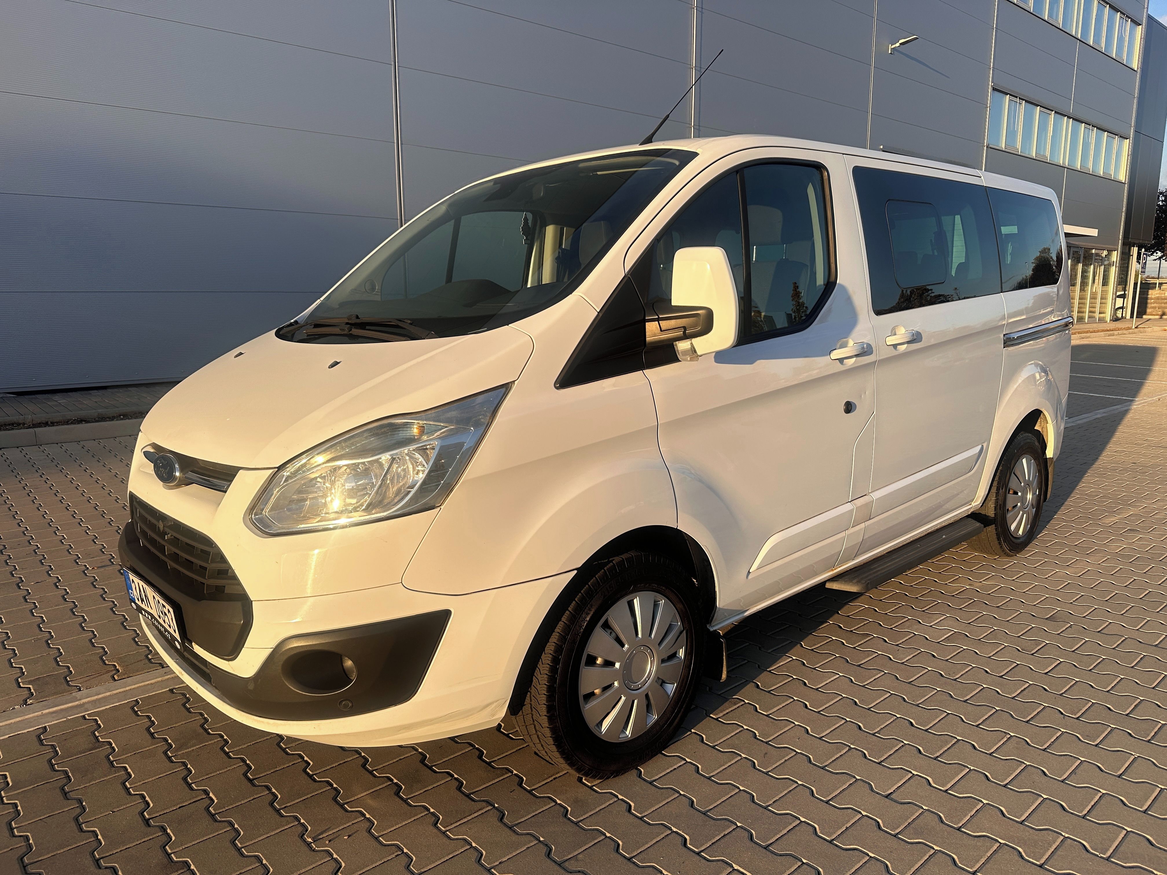 Ford Tourneo Custom, 2.2 TDCi 114kw, ČR,1.maj.,serv