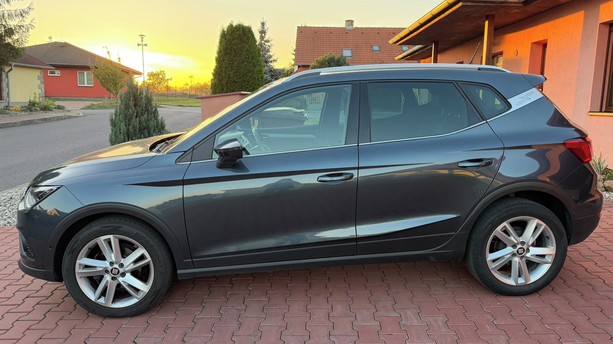 Seat Arona, FR, 1.0 TSI, 2, maj. - fotka 2