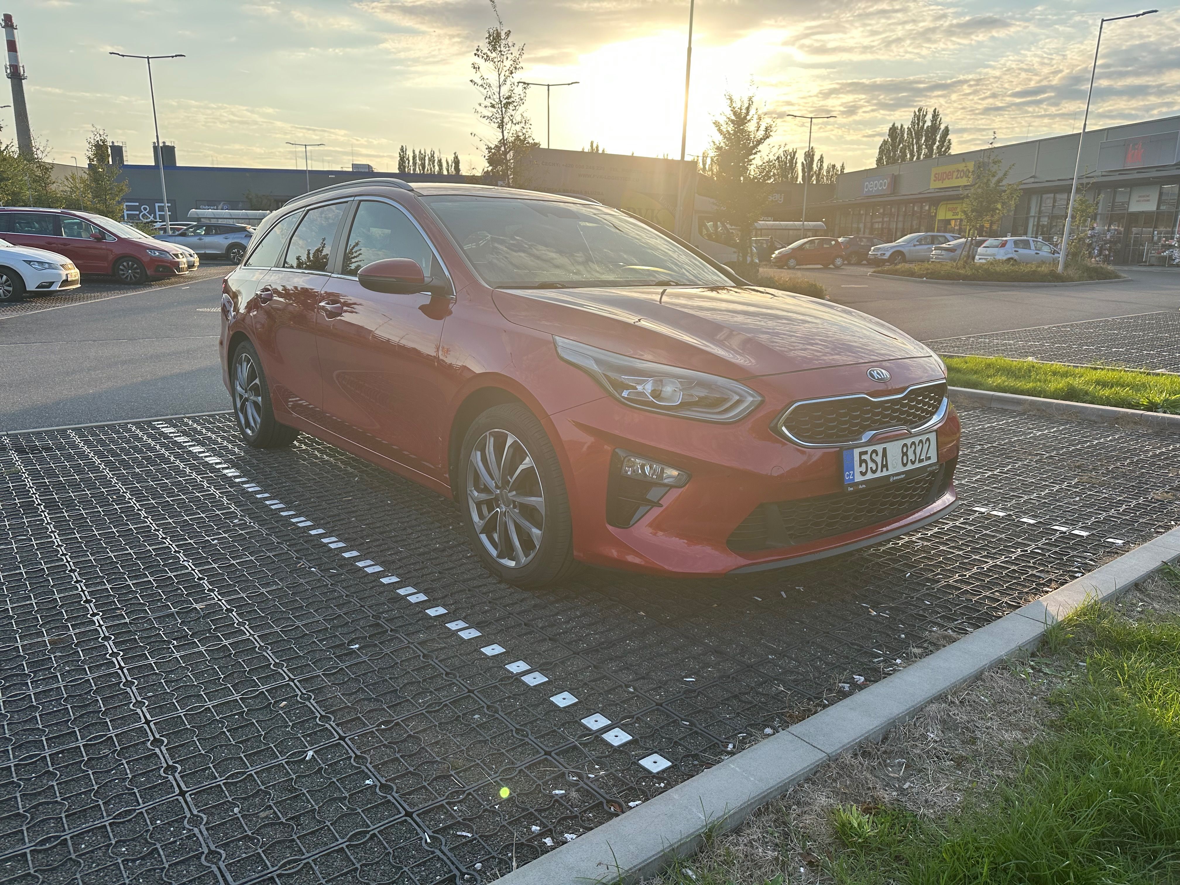 Kia Cee´d, 1.4 T-GDI, 3. majitel, ČR - fotka 3