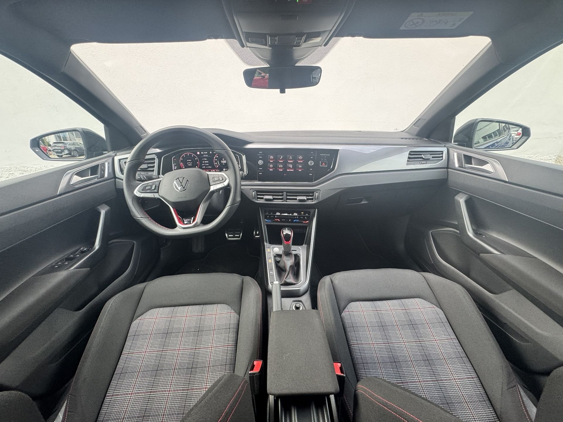 Volkswagen Polo, GTI 2,0 TSI 152 KW 7DSG - fotka 5