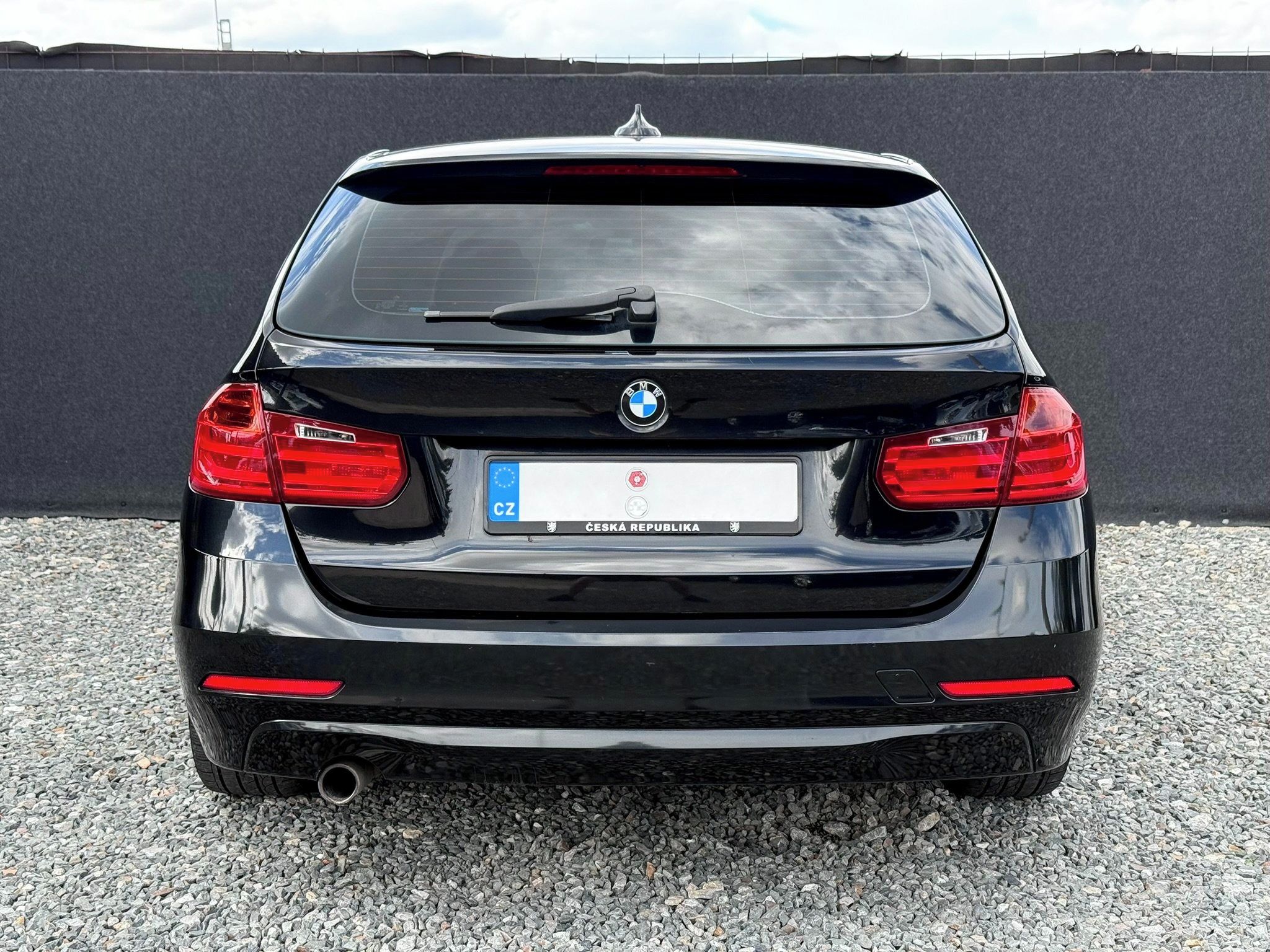 BMW Řada 3, 318d 100kW Touring | manuál - fotka 5
