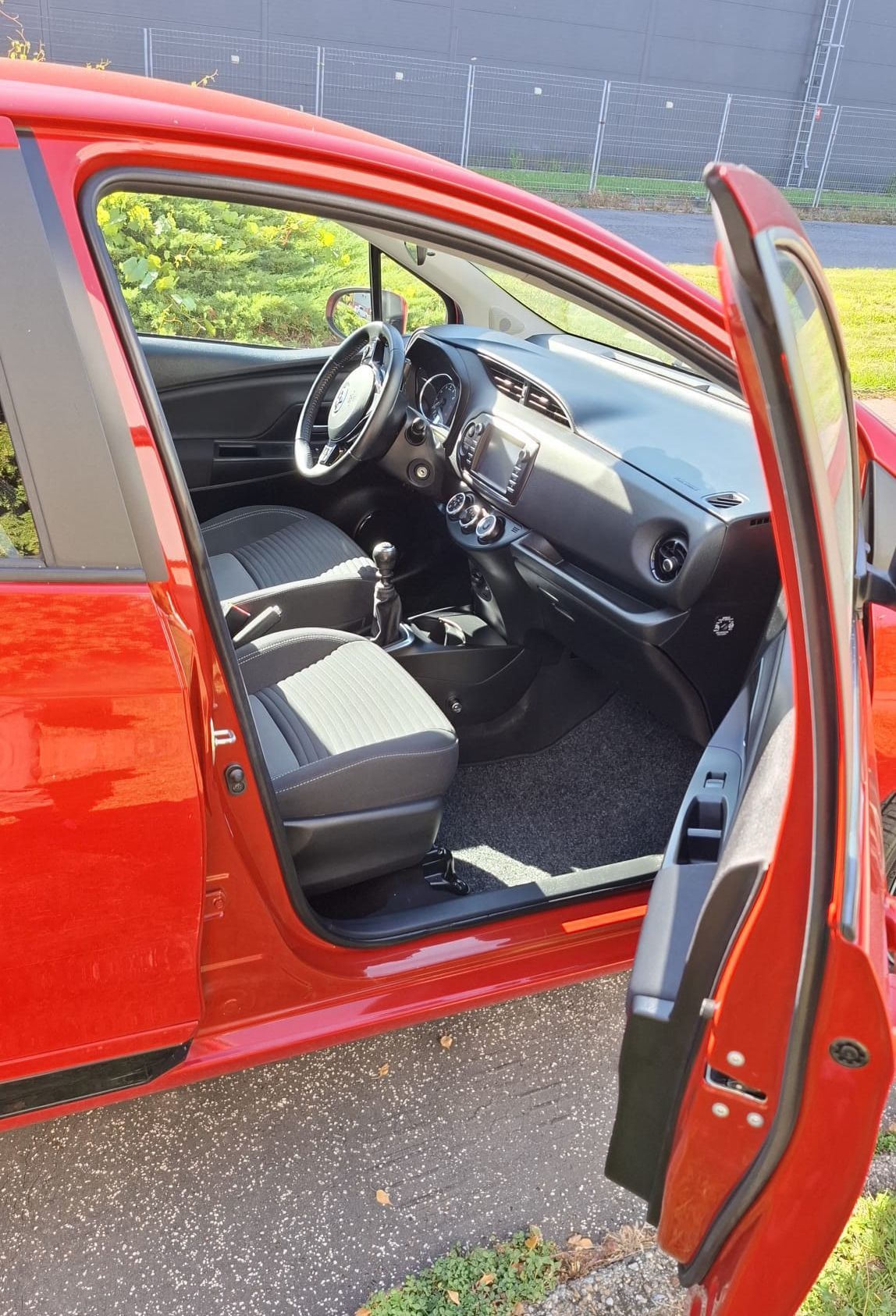 Toyota Yaris, 1.5 Dual VVT-i 6M 82 kW - fotka 6
